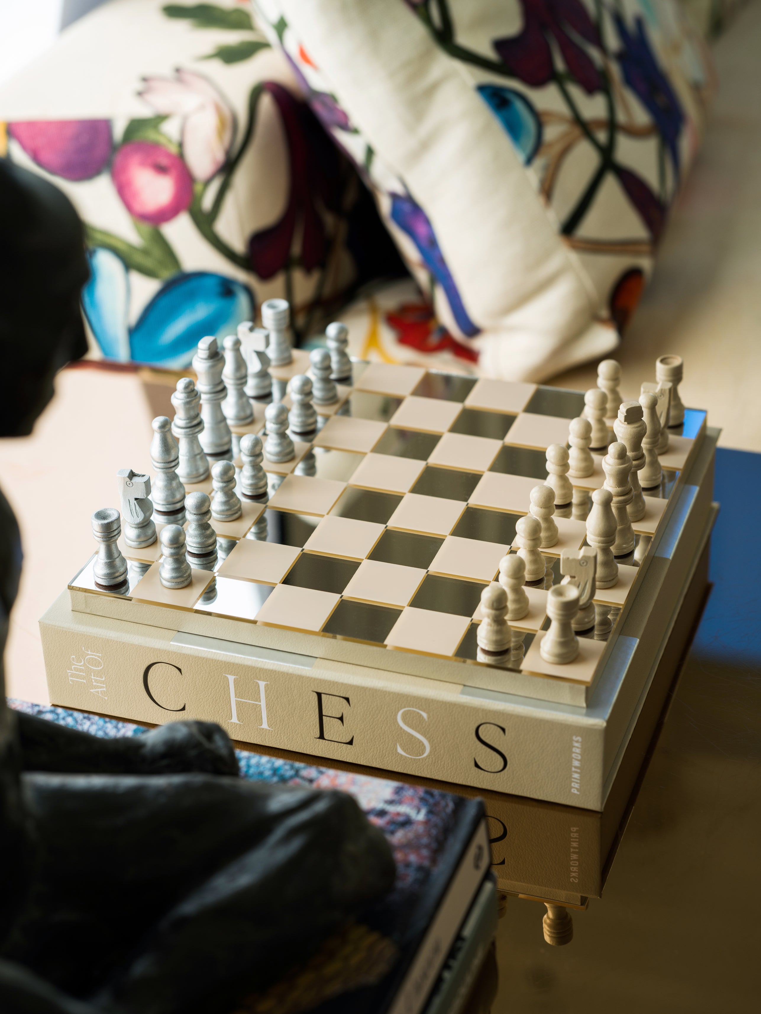 CHESS MIRROR Beige Chess Set