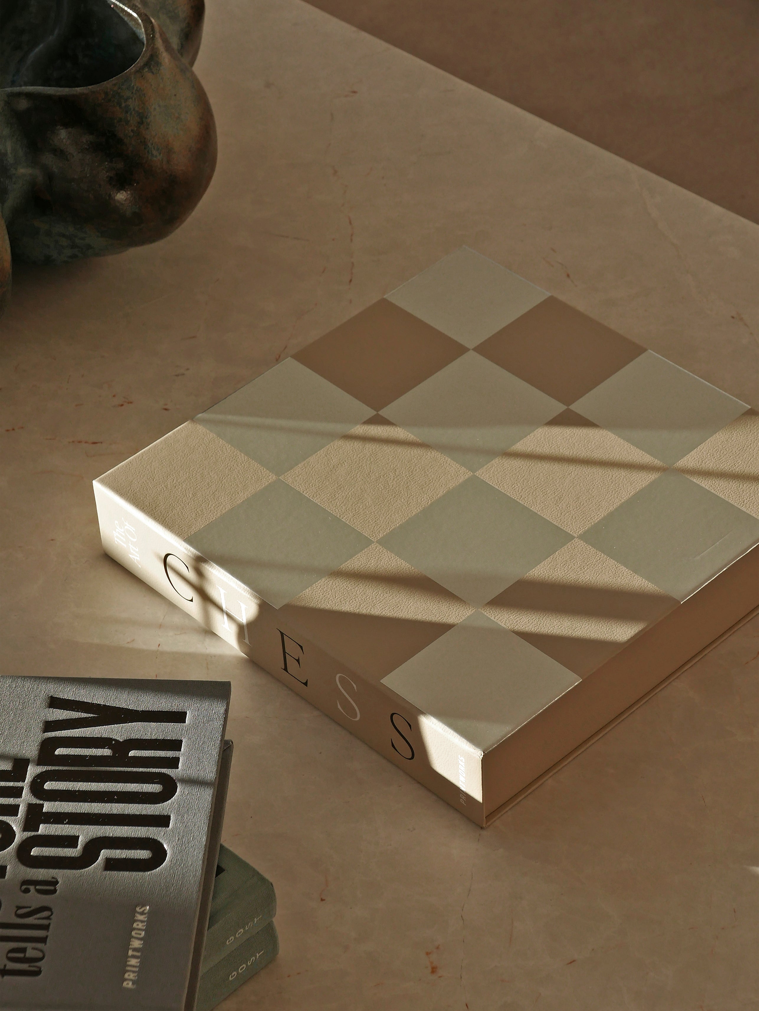 CHESS MIRROR Beige Chess Set