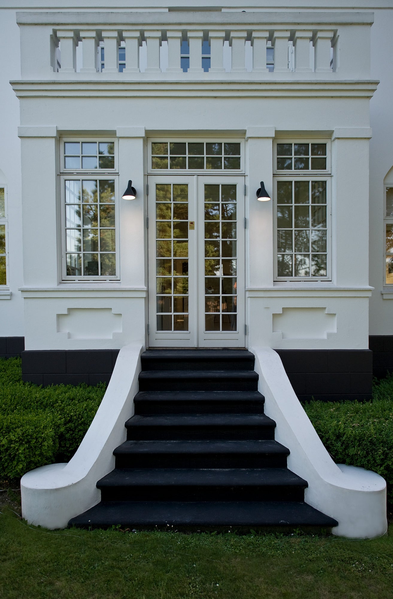 Lampa ścienna zewnętrzna AJ 50 czarny