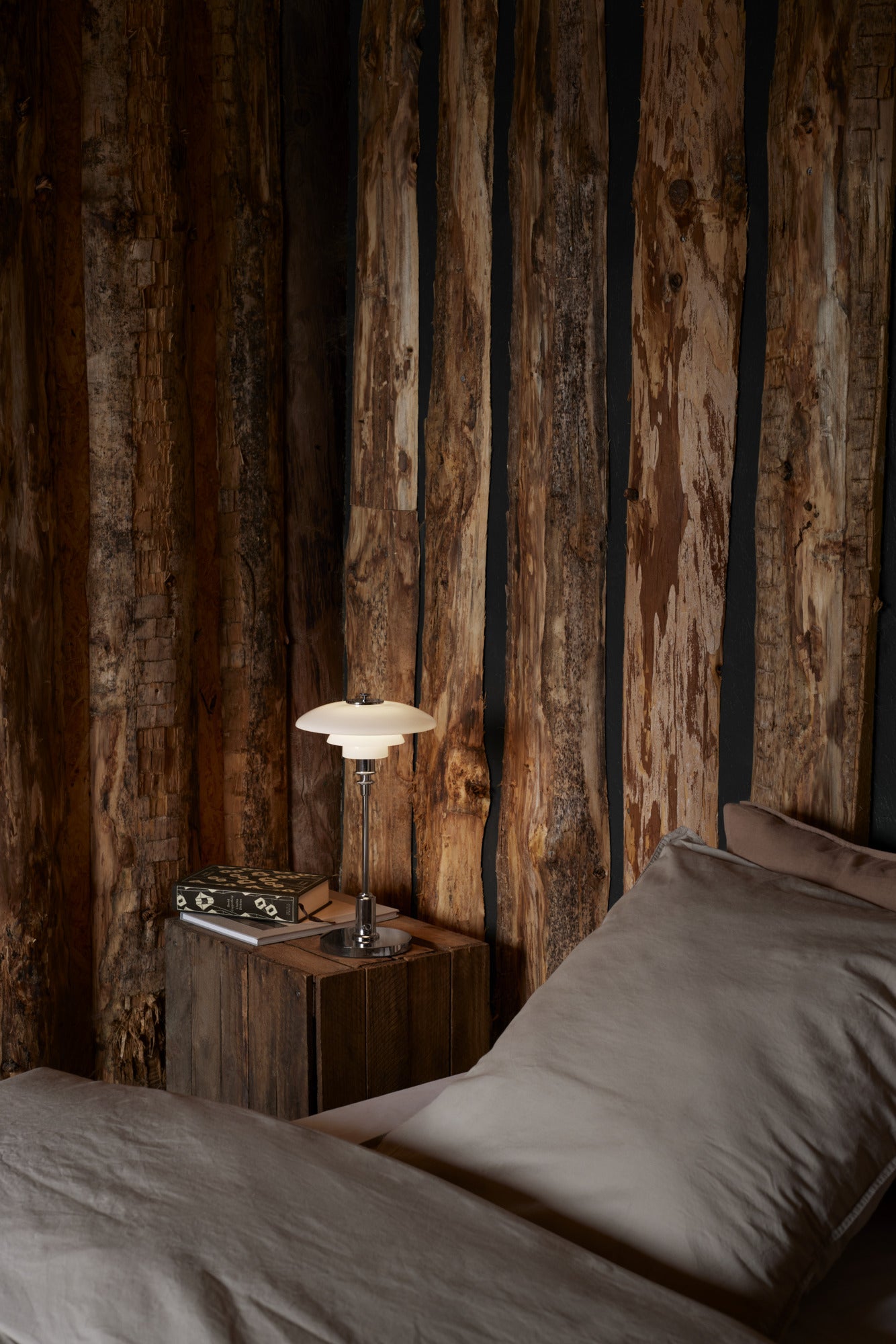 Tragbare Lampe PH 2/1 weiß mit verchromtem Sockel