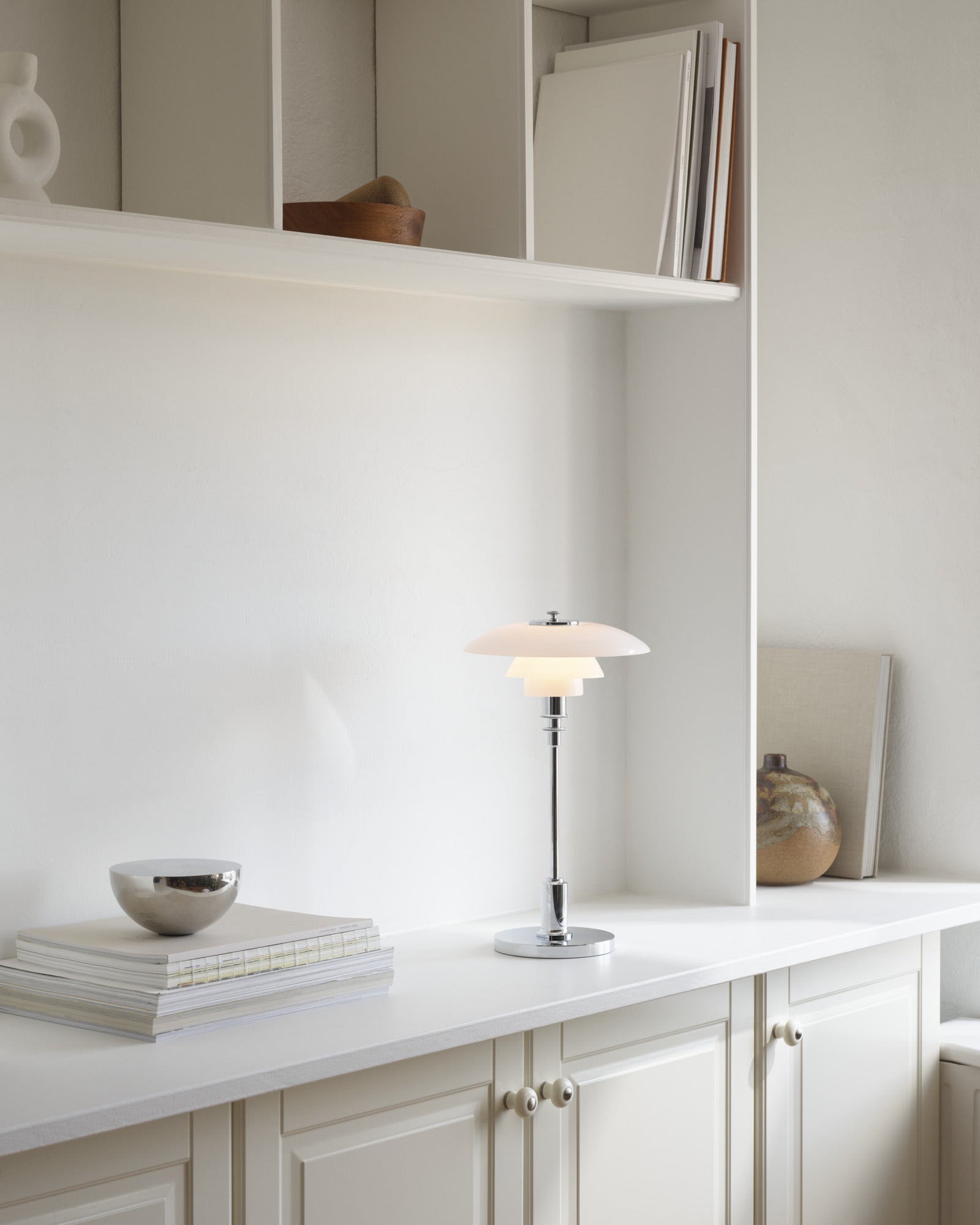 Tragbare Lampe PH 2/1 weiß mit verchromtem Sockel