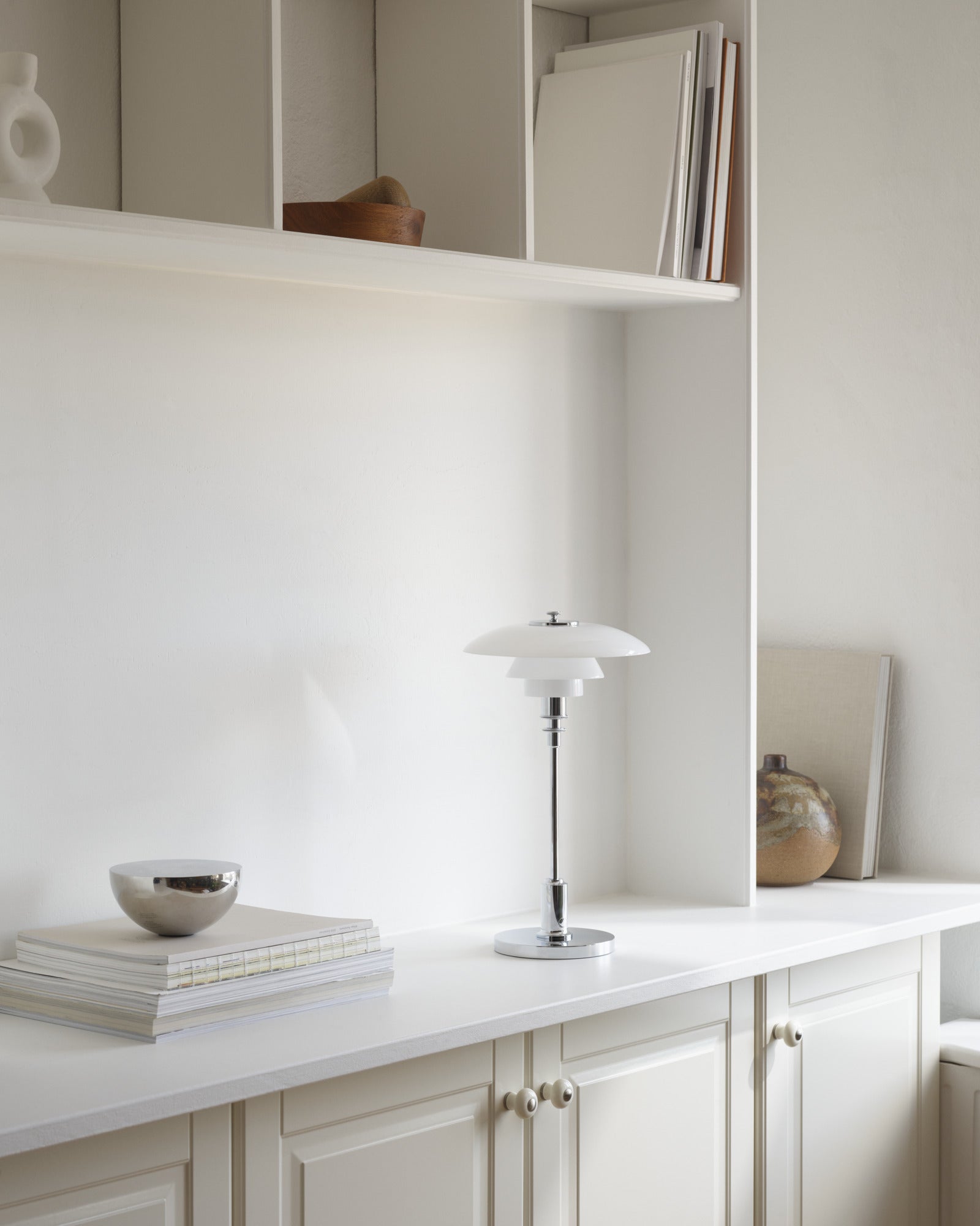 Tragbare Lampe PH 2/1 weiß mit verchromtem Sockel