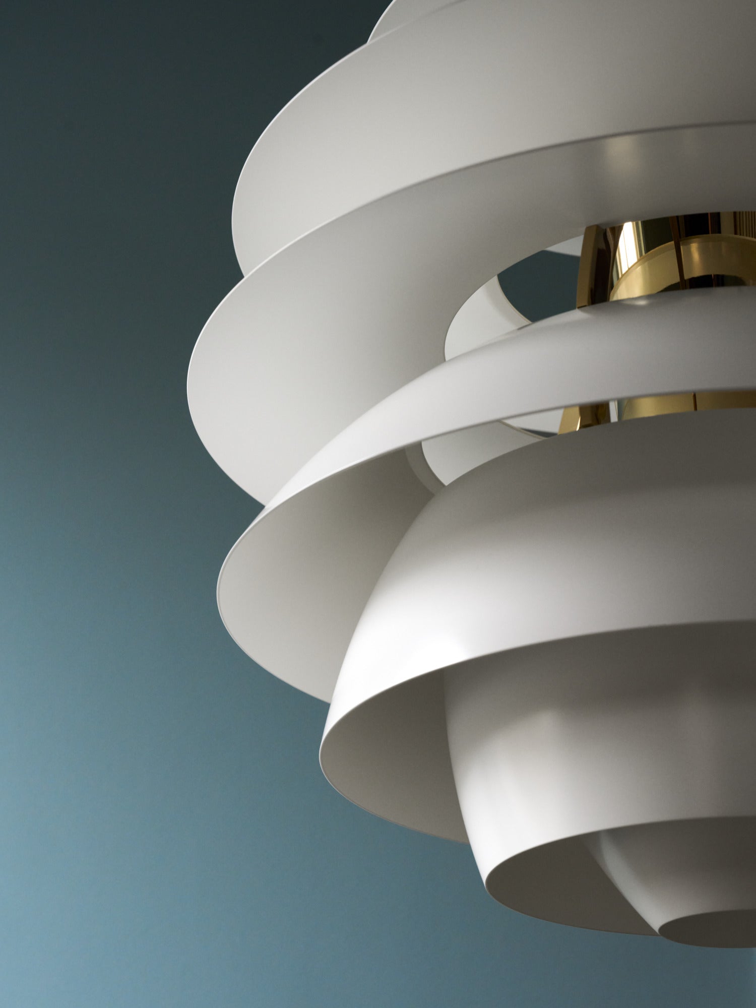 PH SNOWBALL pendant lamp in cream with brass finish