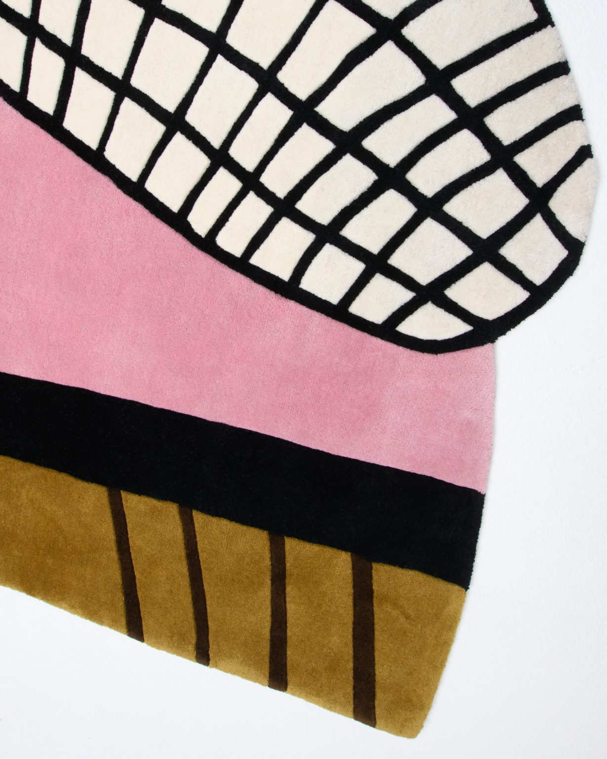 Asymmetrischer dekorativer Teppich STARLINE in Rosa mit Senfgelb