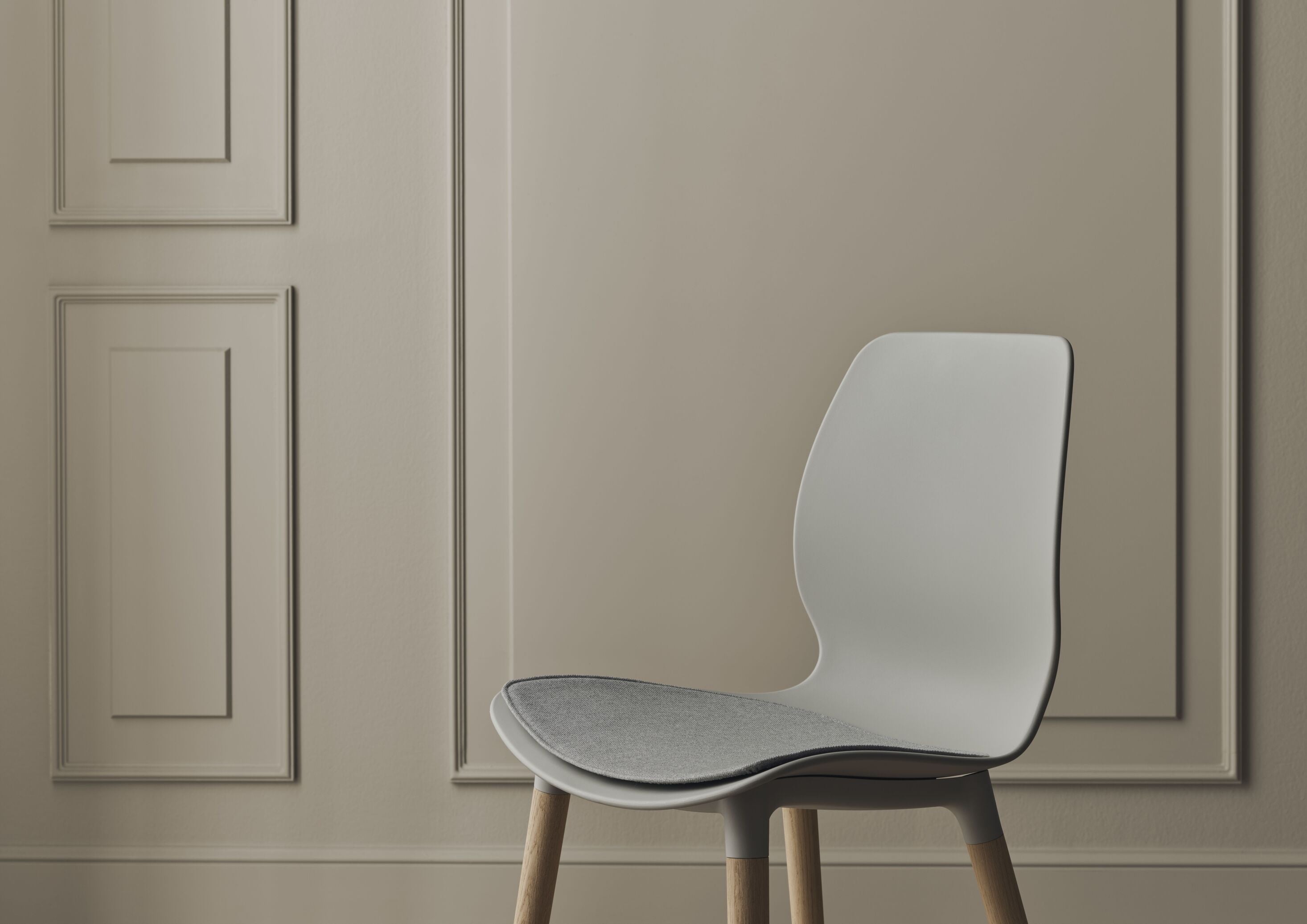 Seed gray external chair