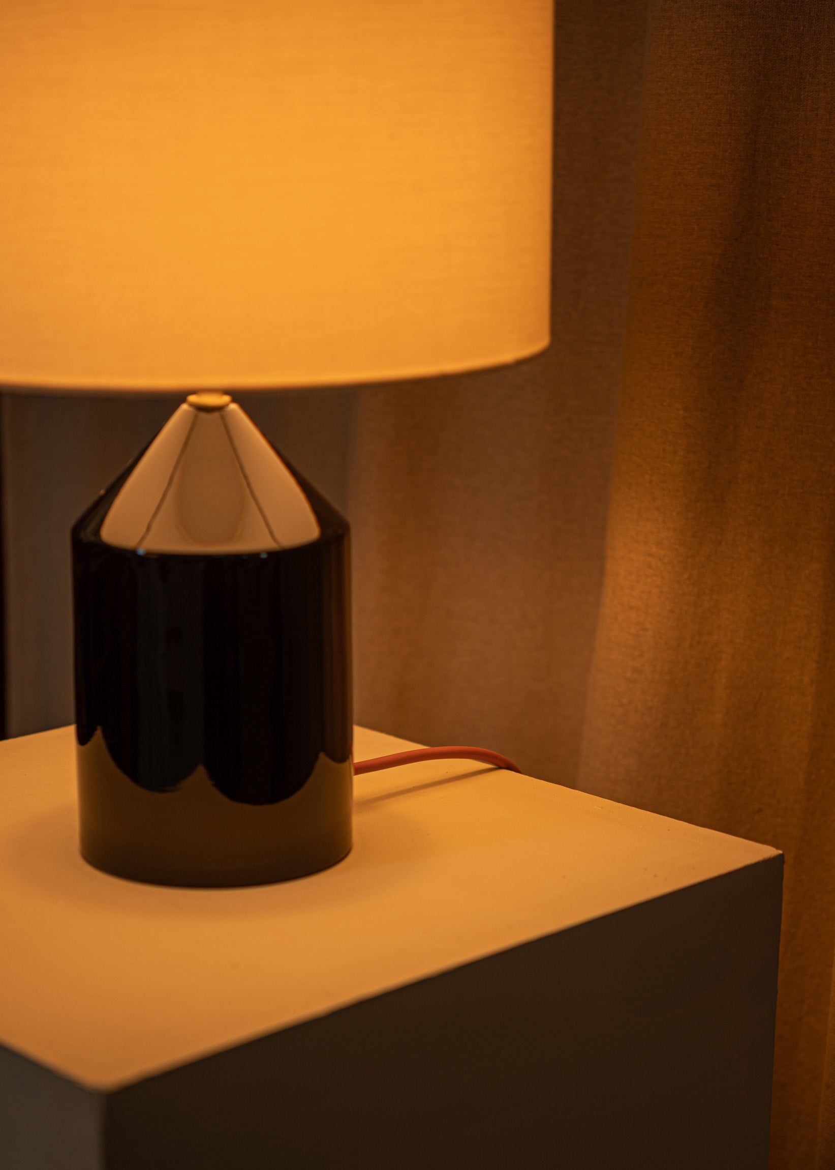 Tischlampe aus Keramik JOSEF schwarz