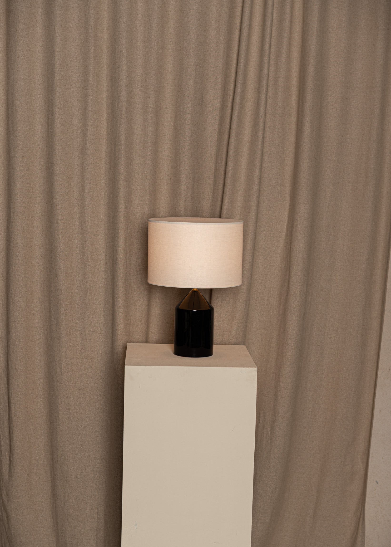 Tischlampe aus Keramik JOSEF schwarz