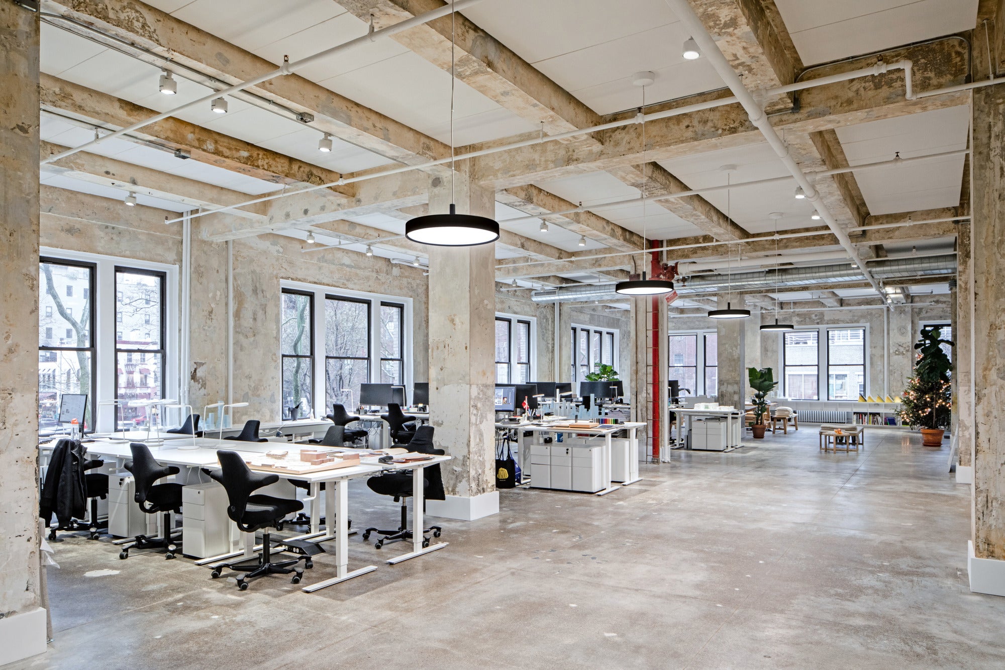 LP SLIM ROUND black pendant lamp