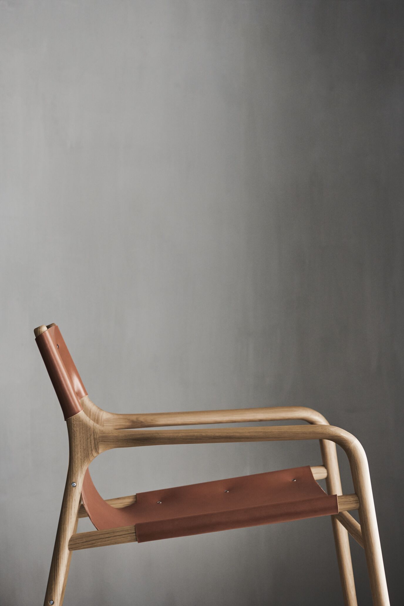 Soul beige armchair with an oak base