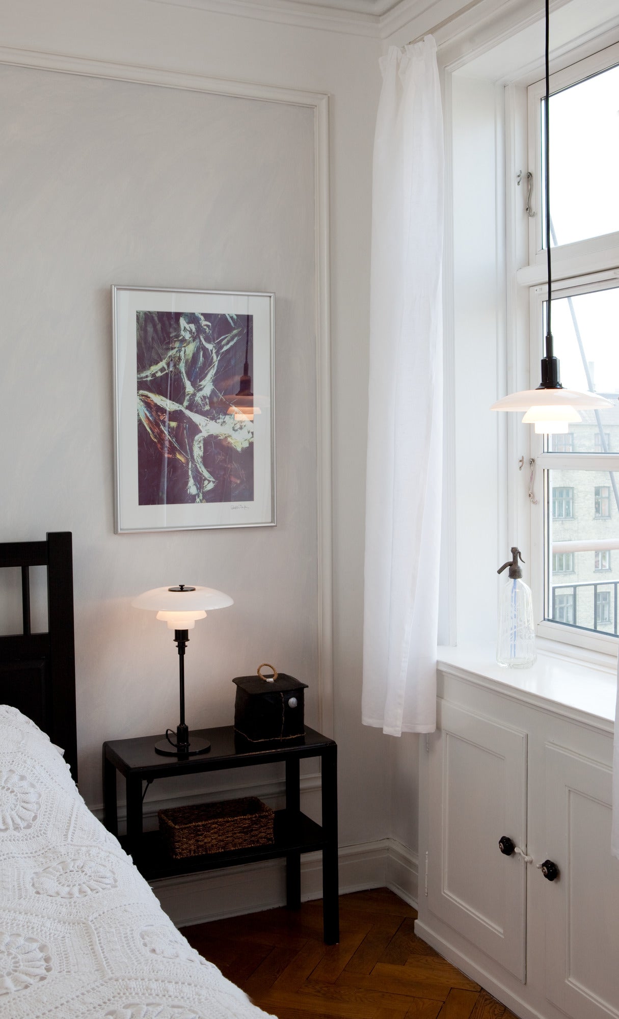 Tischlampe PH 3/2 weiß mit schwarzem Fuß