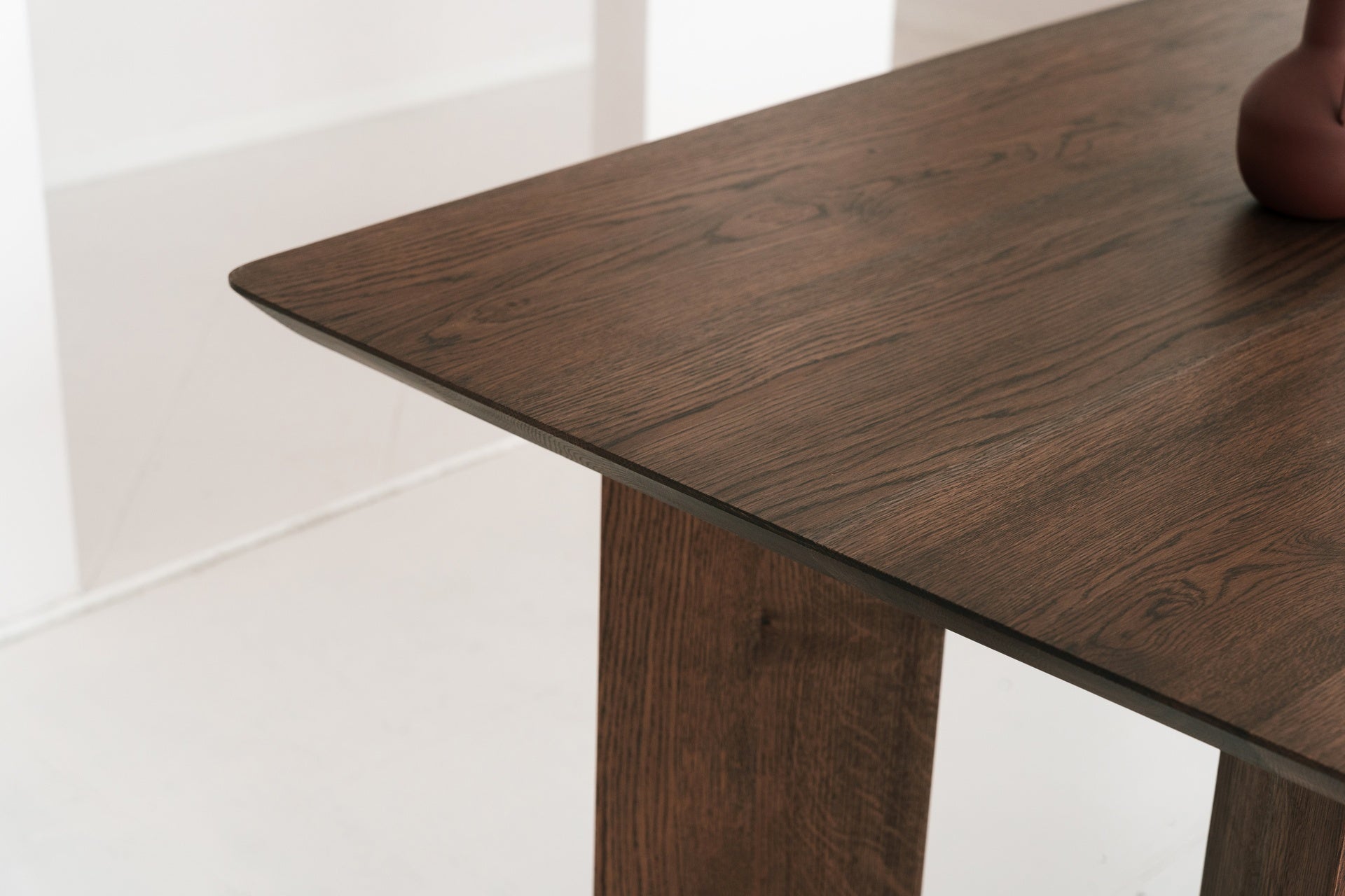 KALA Table in Oak Wood