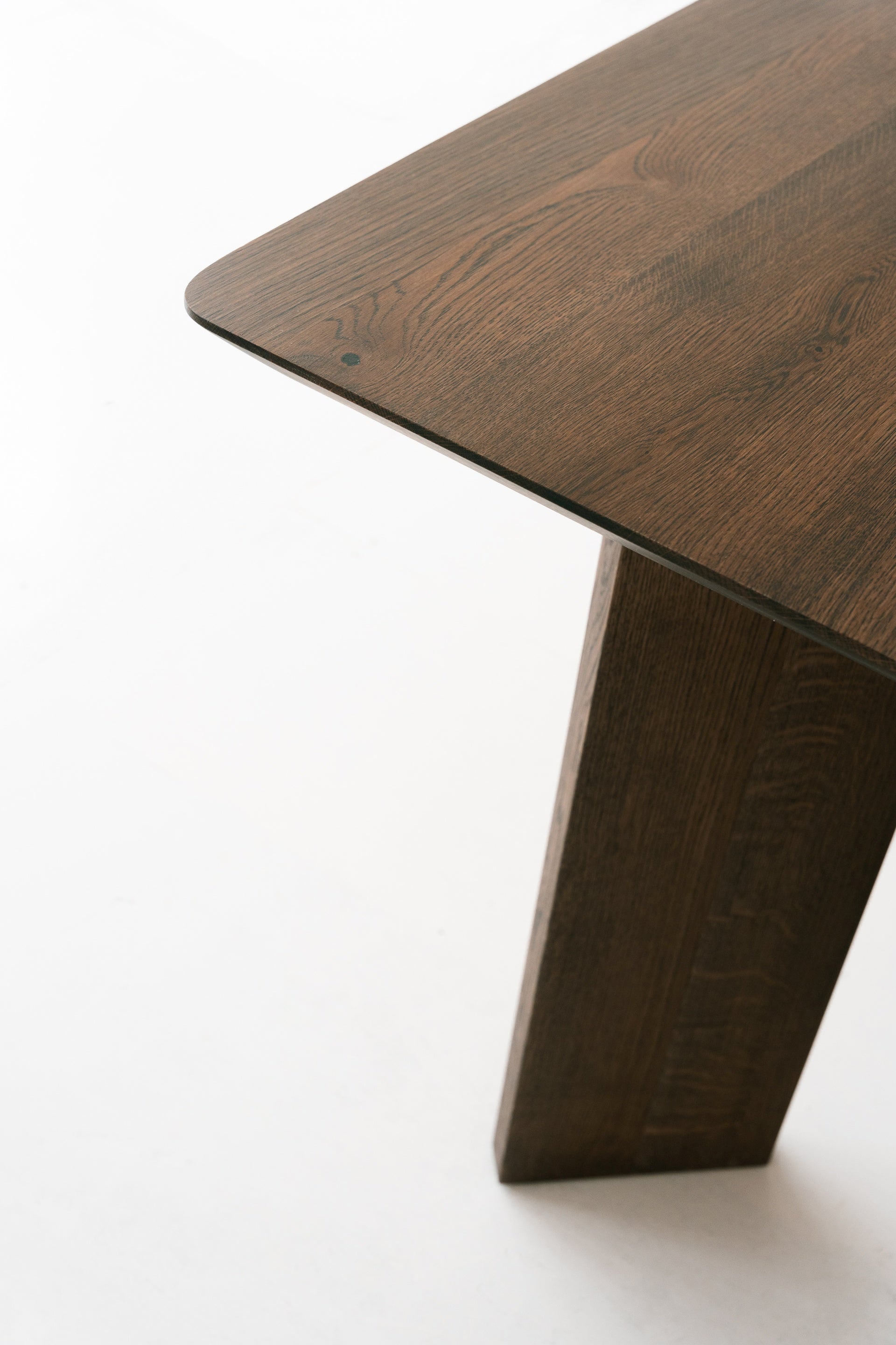 KALA Table in Oak Wood