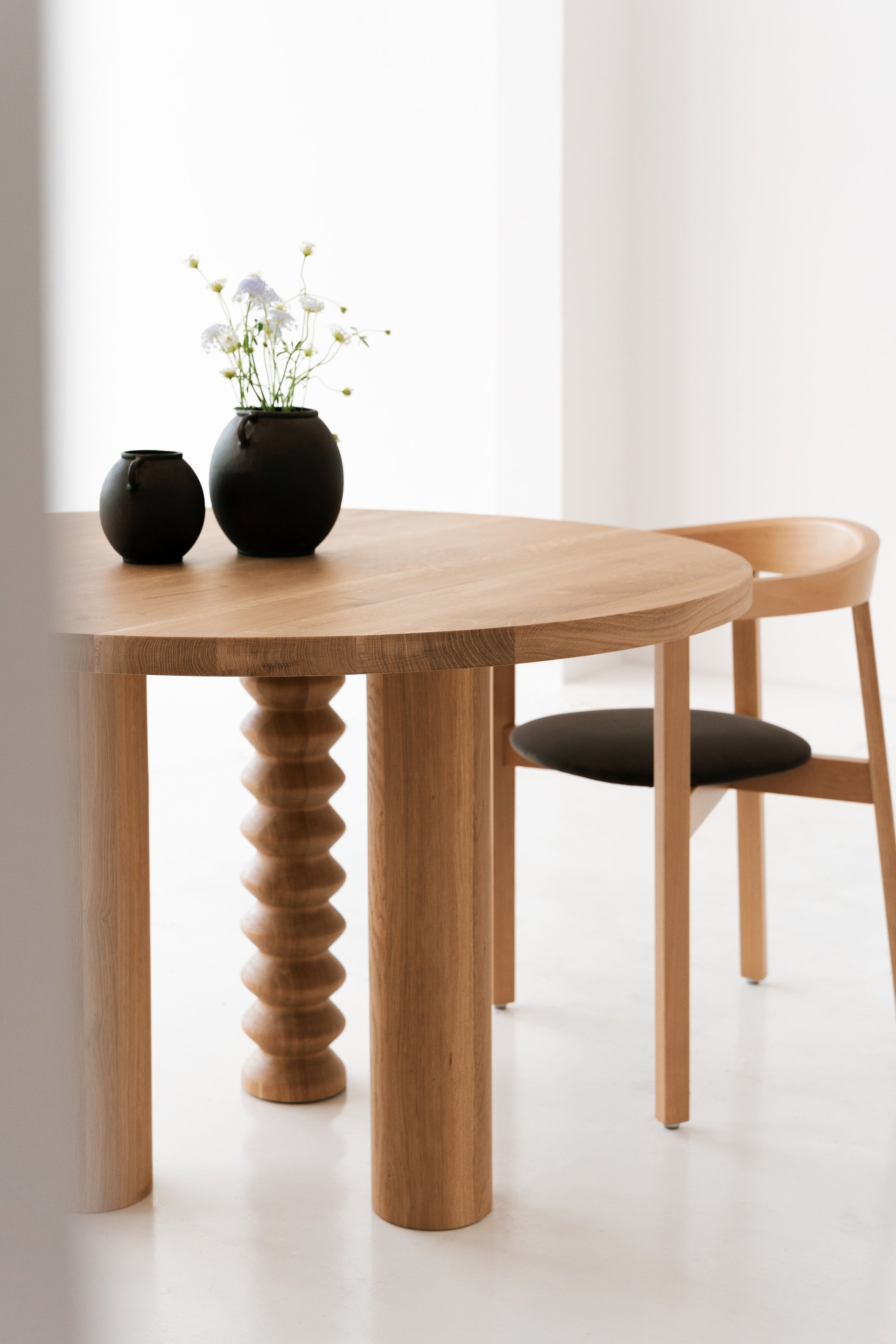 Round Table SOL Oak Wood