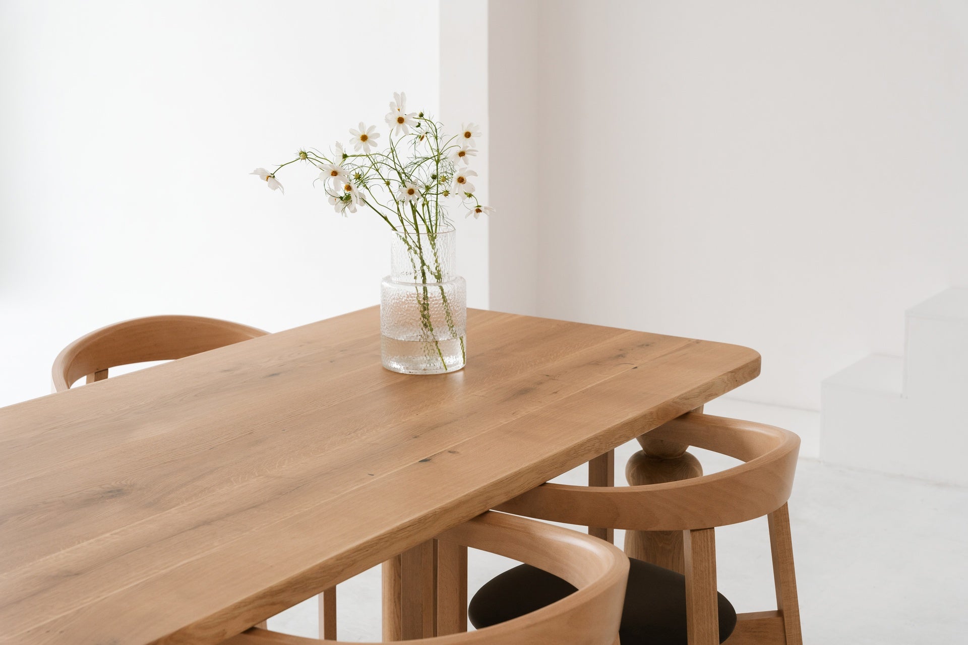 THEO Oak Wood Table