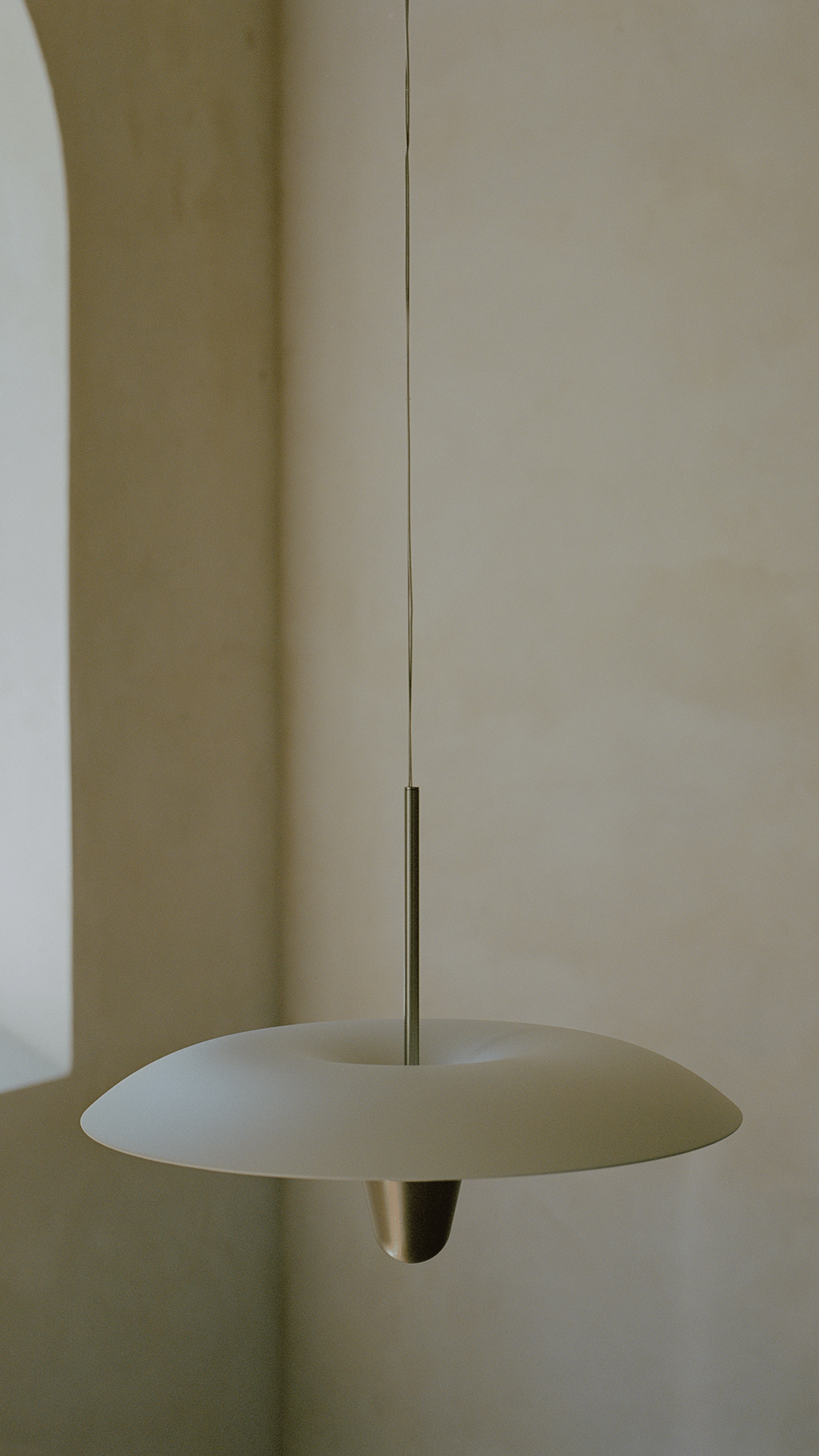 KANTARELL White Pendant Lamp with Nickel Finish
