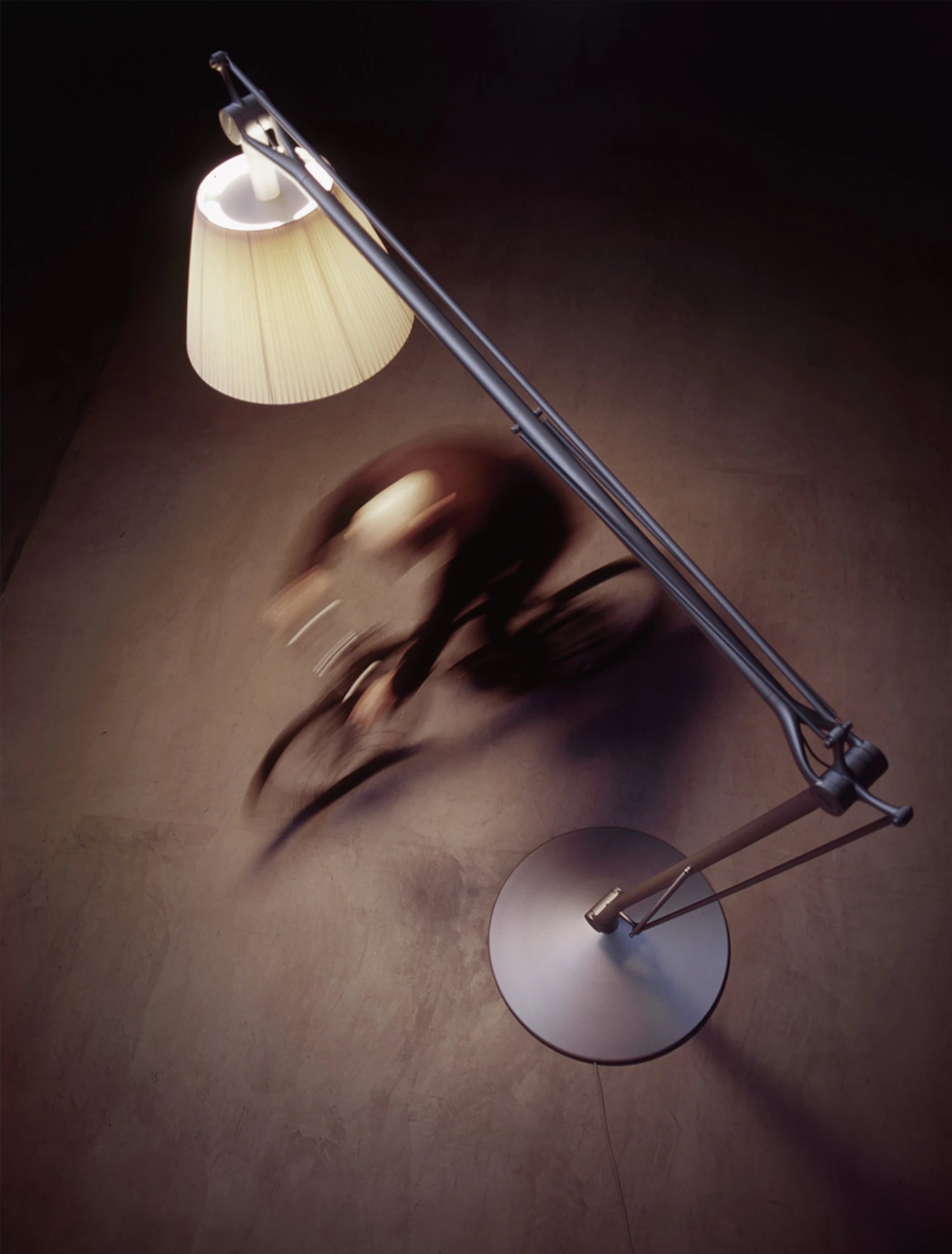 Stehlampe mit Schwenkarm SUPERARCHIMOON grau mit Gelb