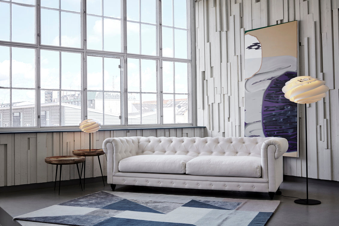 Stehlampe MODELL 331 SWIRL weiß mit schwarzem Fuß