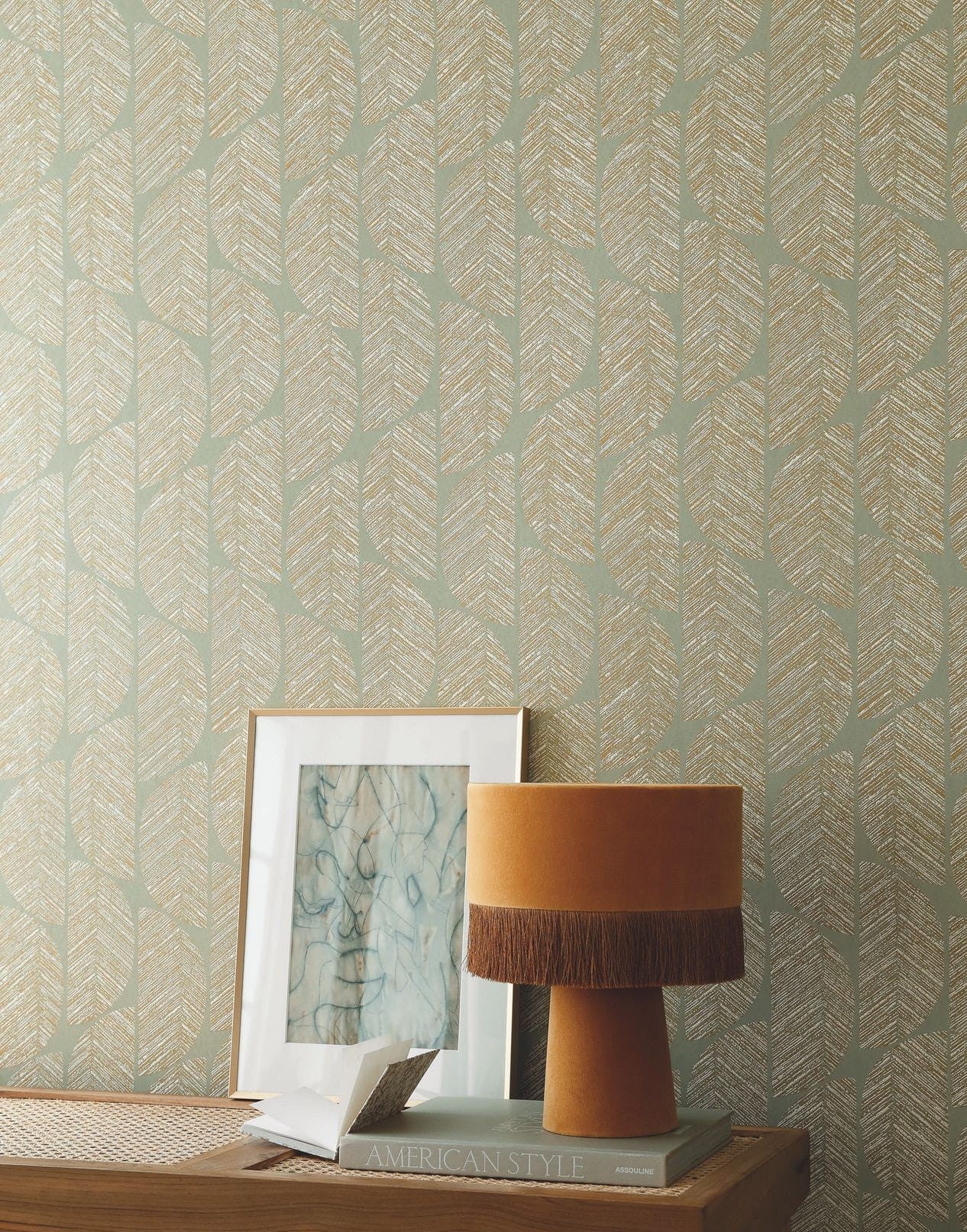 Textured wallpaper with a geometric pattern ABELIA - AMANDE almond green with gold
