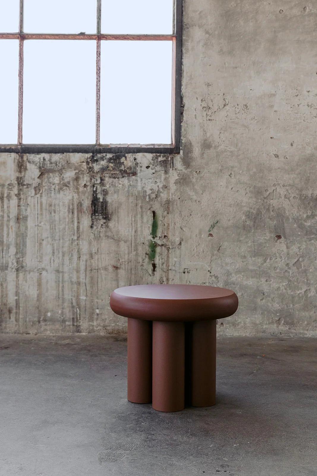 Beistelltisch ZAIRA aus Holz mit metallischer Veredelung