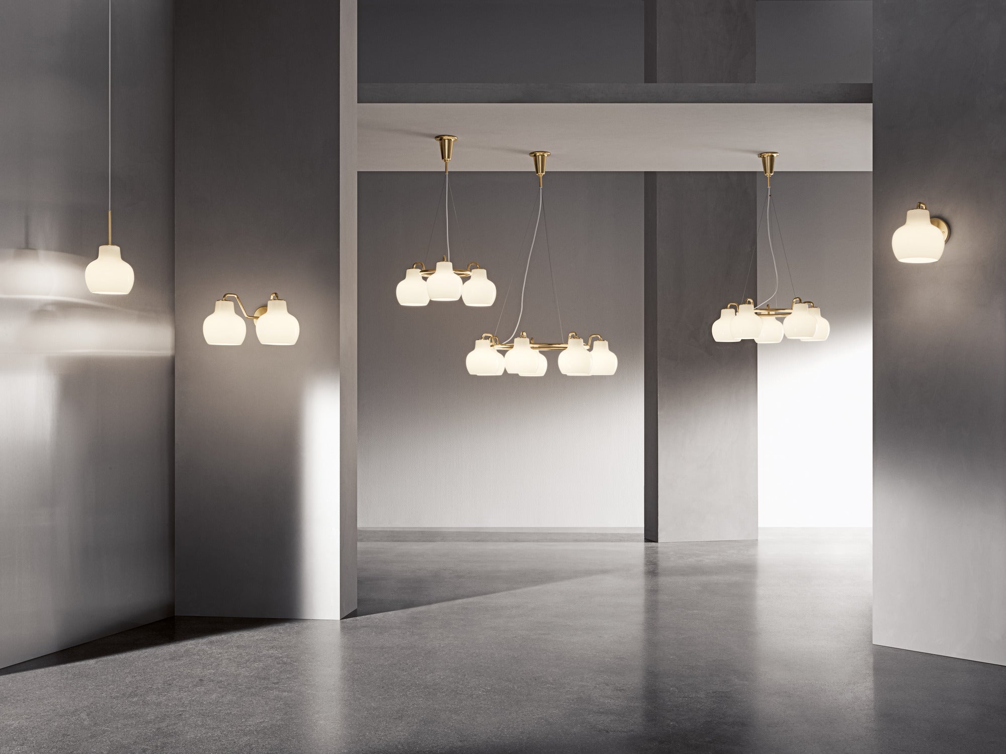 Lampa ścienna VL RING CROWN 1 biały z mosiężną podstawą