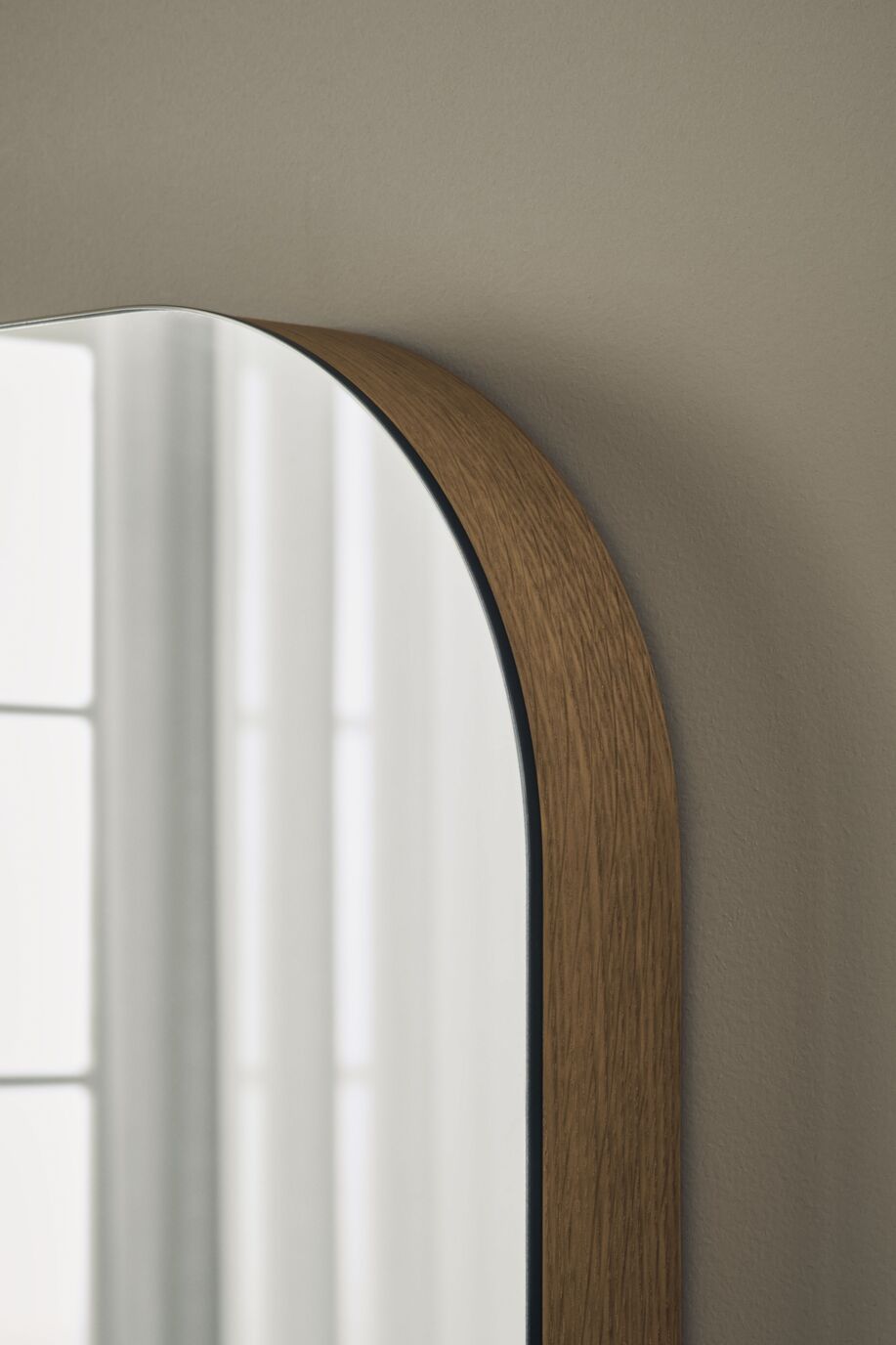 Vala rectangular mirror of dark oak veneer