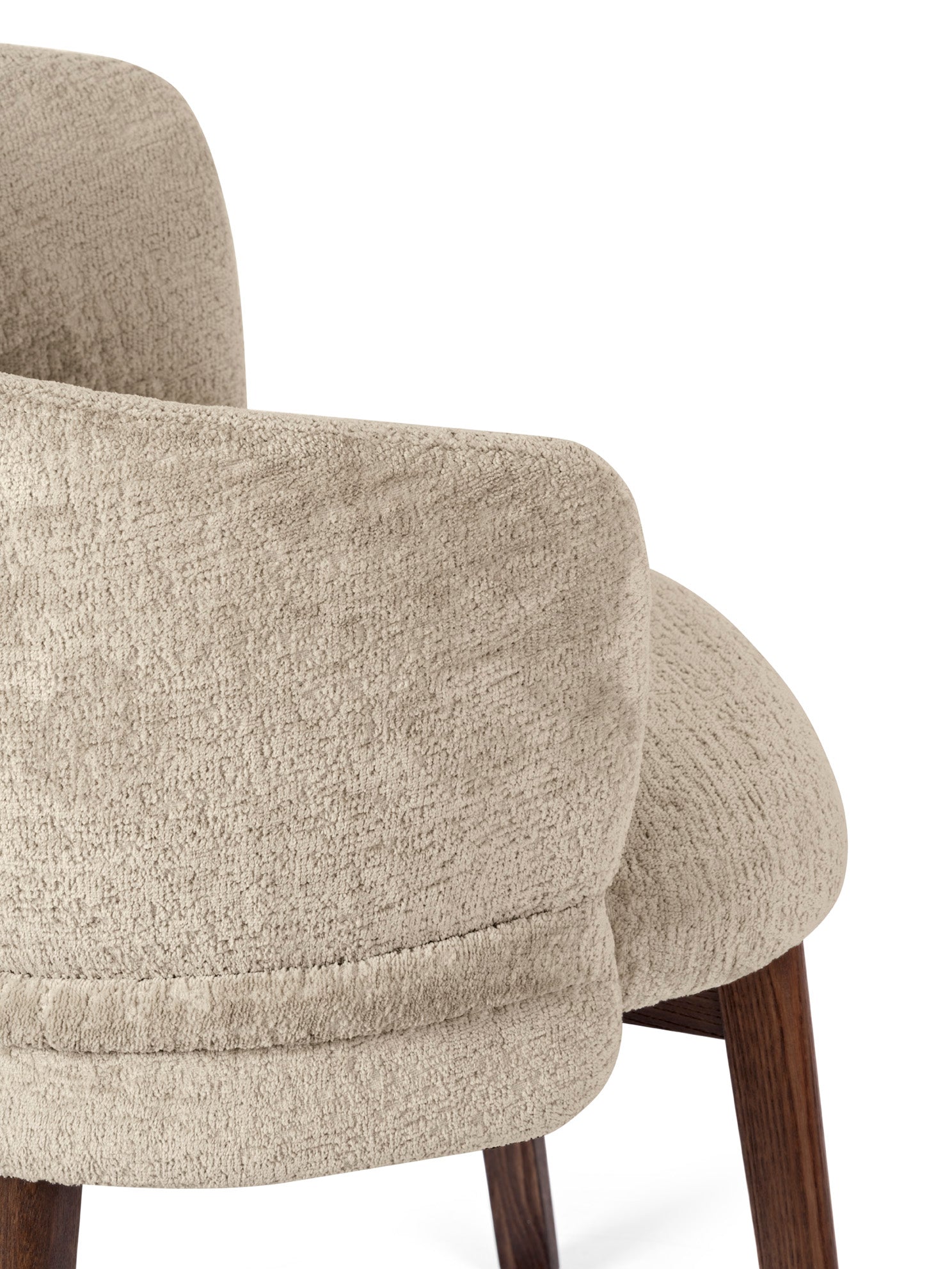 Sessel VANILLA gepolstert mit dunklem Holzgestell