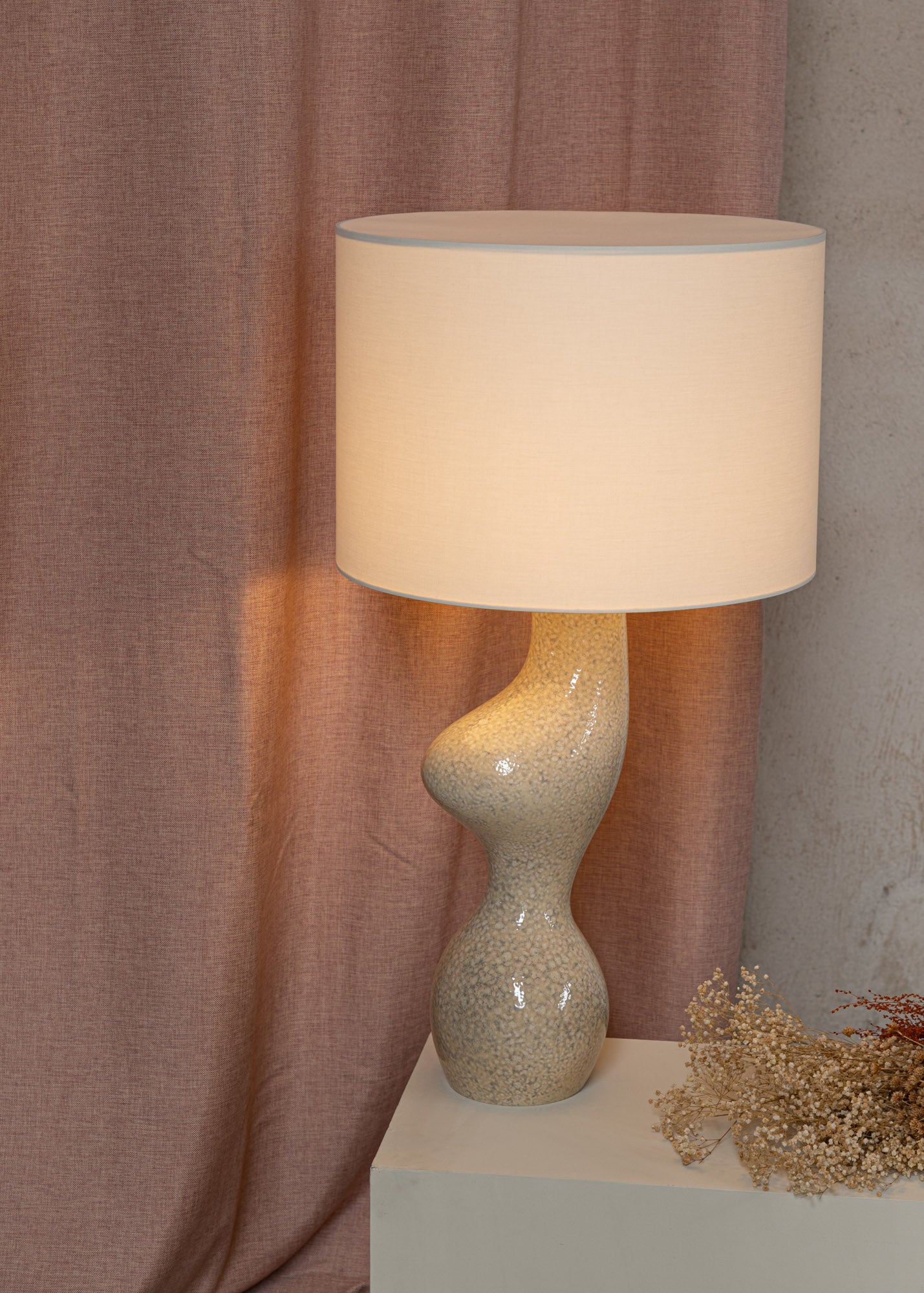 Tischlampe aus Keramik VENUSO beige