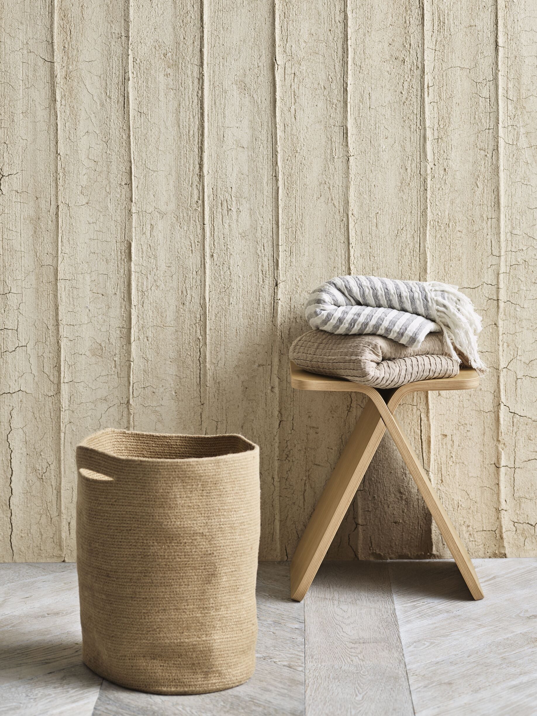 Gerippter beige Korb