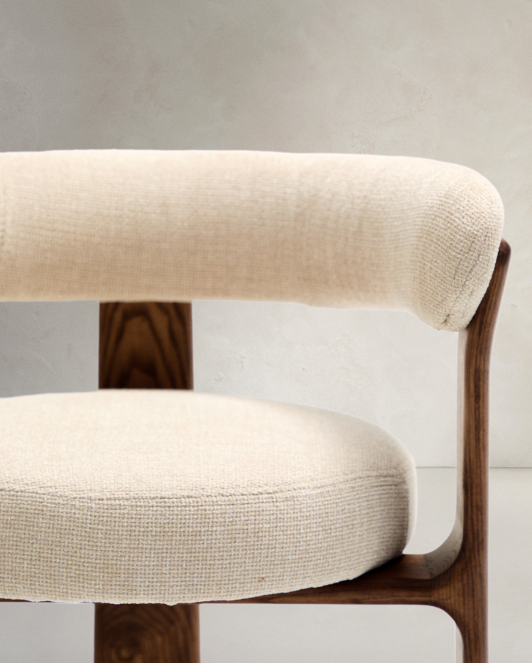 Stuhl GRANITE beige Chenille mit dunklem Eschenfuß