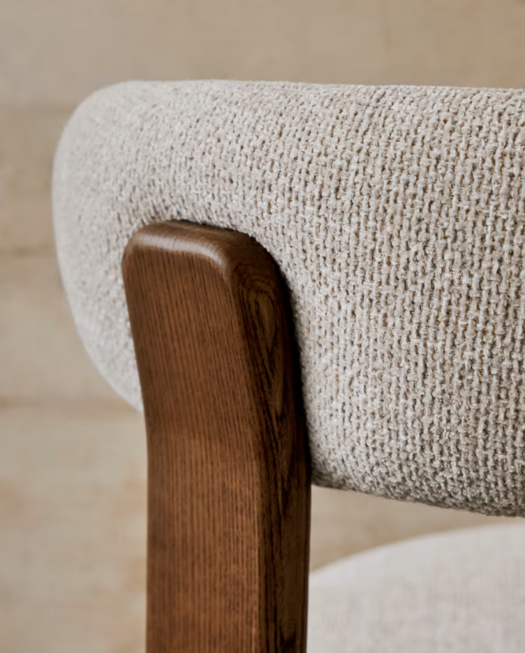 Stuhl GRANITE beige Chenille mit dunklem Eschenfuß