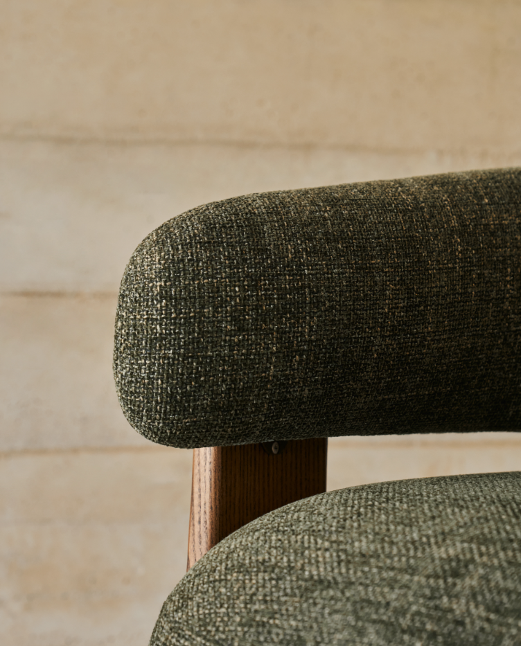 Sessel GRANITE grün mit dunklem Eschenfuß
