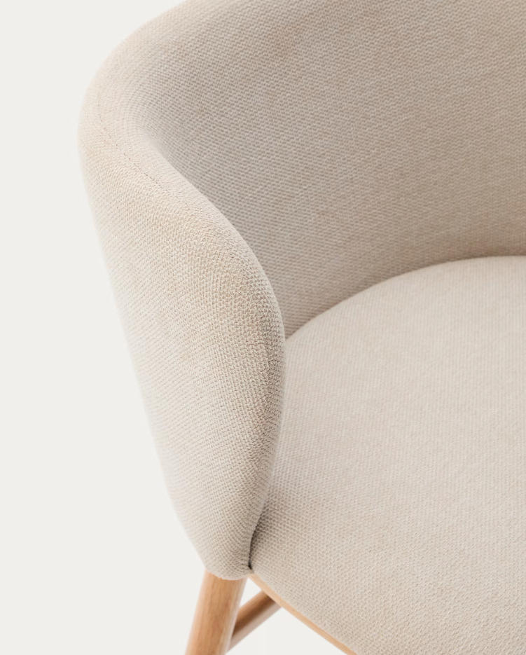 Ciselia Beige Bar Chair Szenil mit einer hellen Basis