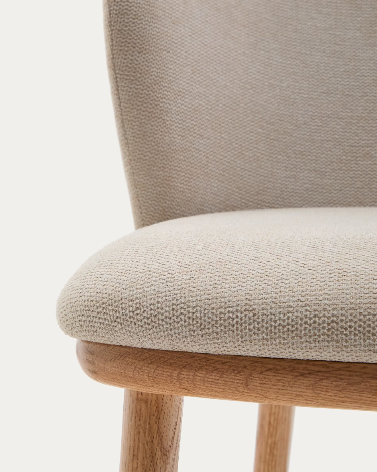 Ciselia Beige Bar Chair Szenil mit einer hellen Basis