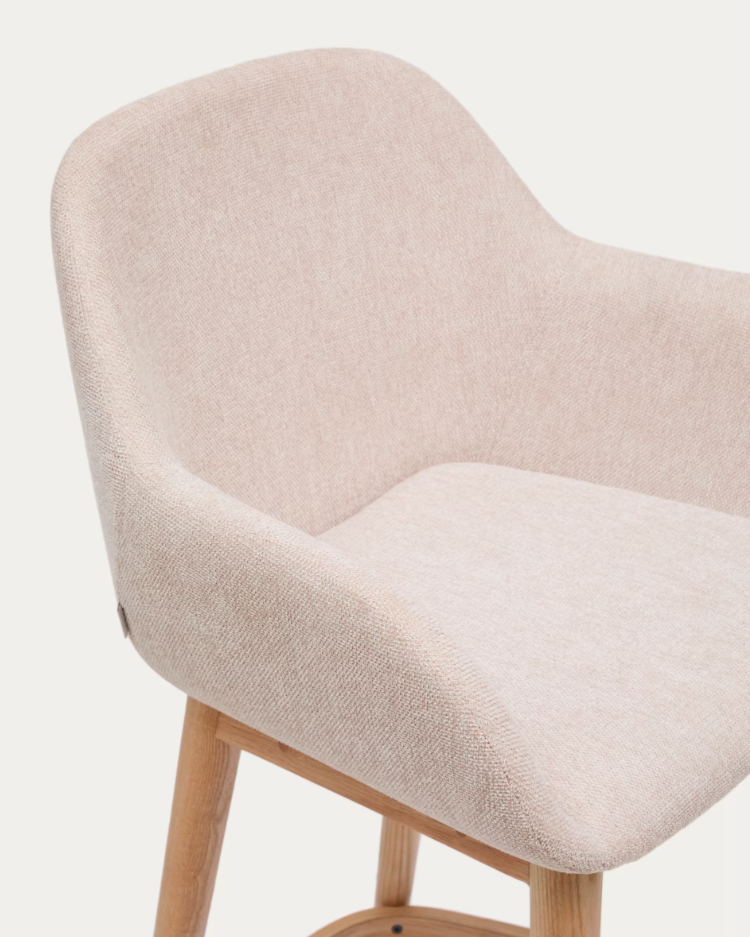 Beige riding chair with ash base