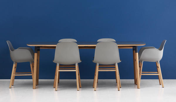 Form table Green top with an oak base