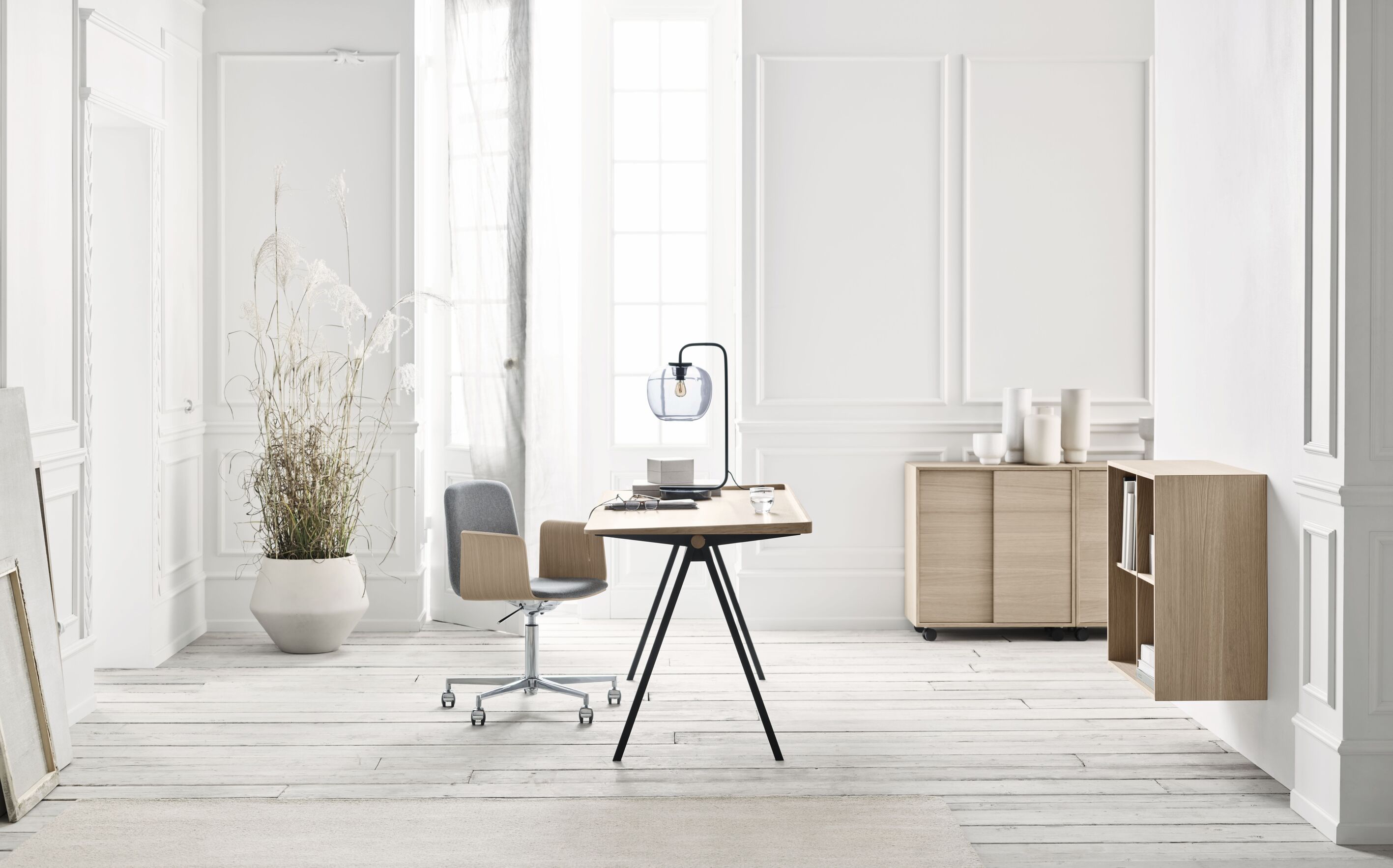 Desk acentrik bleached oak veneer