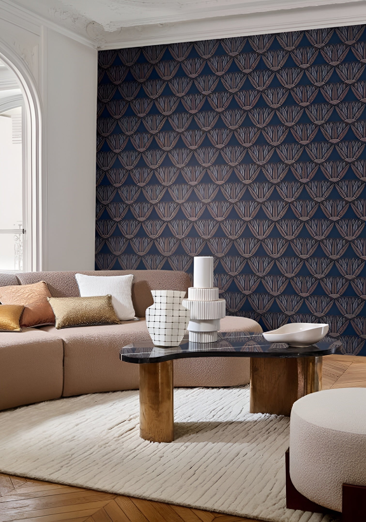 Tapete mit Pflanzenmotiv der Lotusblumen CASTALIA - MARINE/TERRACOTTA blau mit Terrakotta