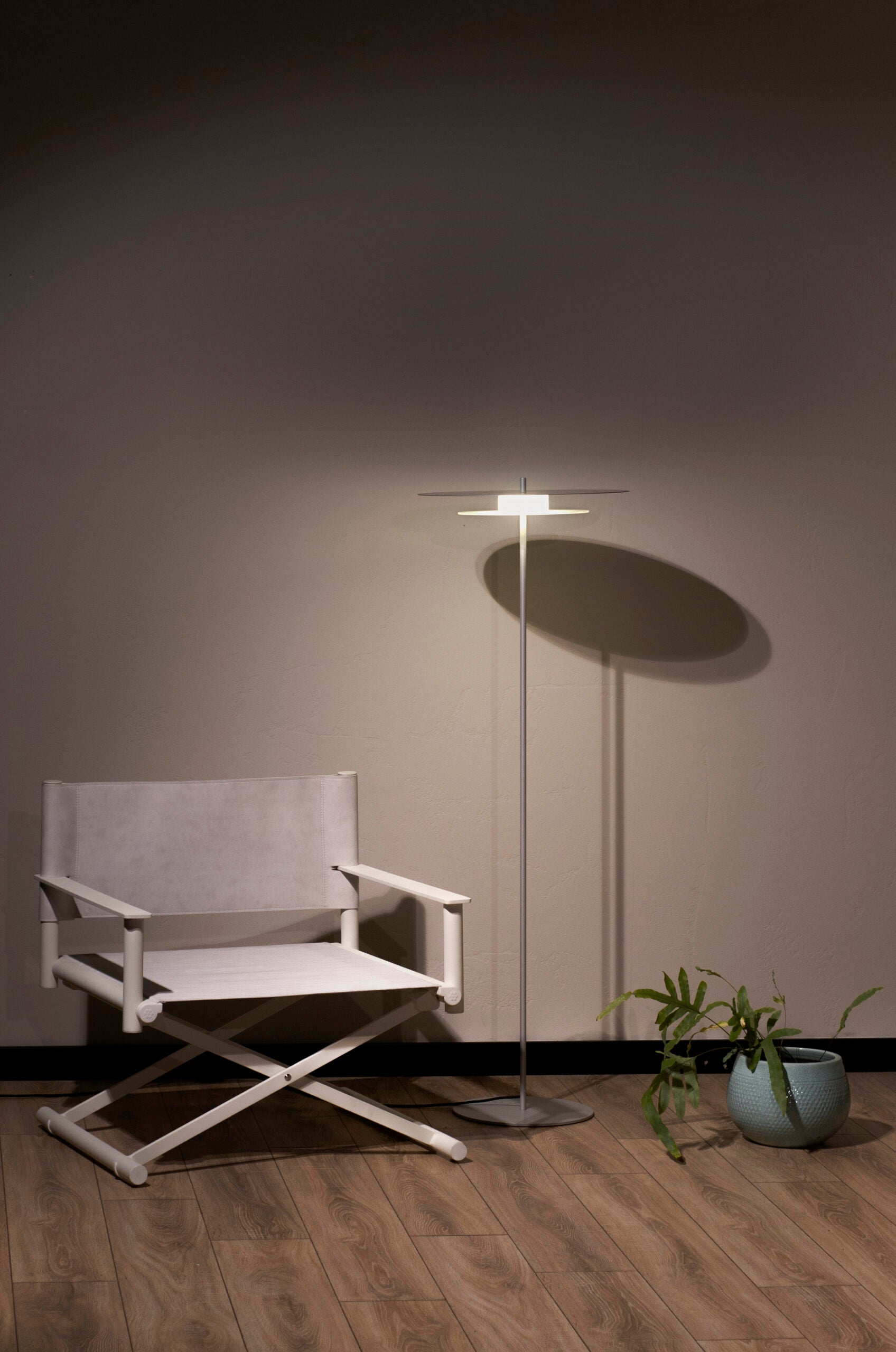 Personalized AEROPLAN floor lamp