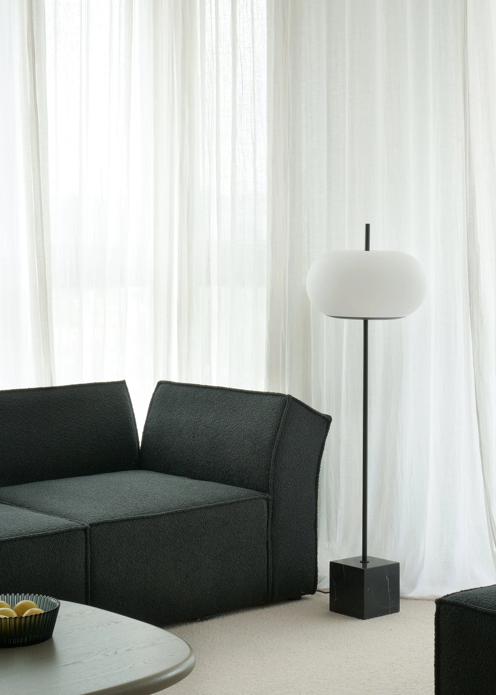 Modulsofa ANDO - linkes Element in hellgrauem Boucle
