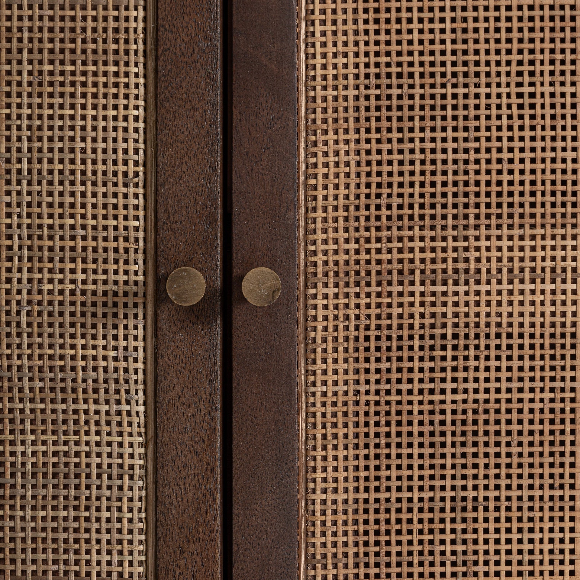 Runde Kommode GONDORF aus Mangoholz