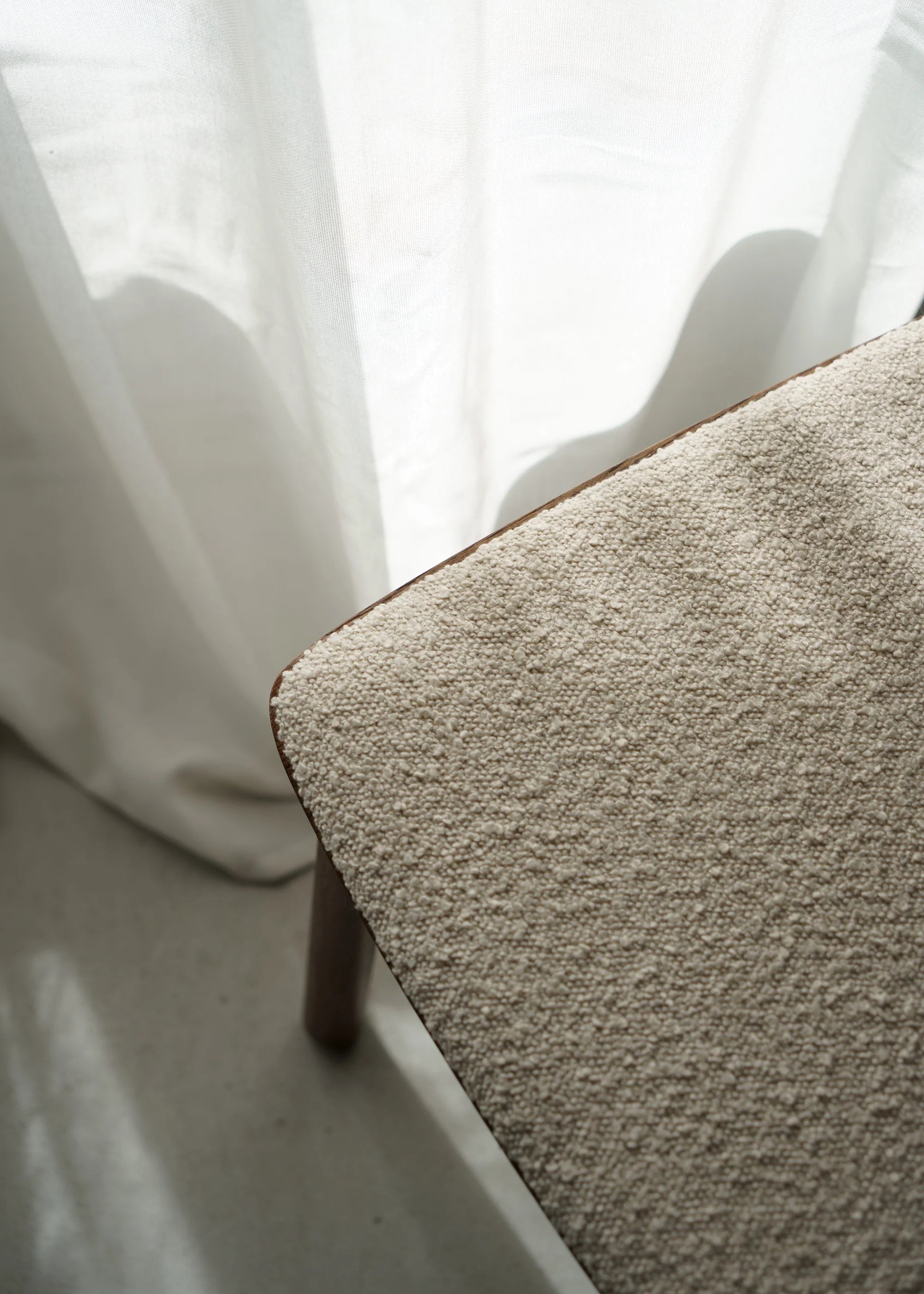 ARCHE SOFT Chair Dark Oak Wood