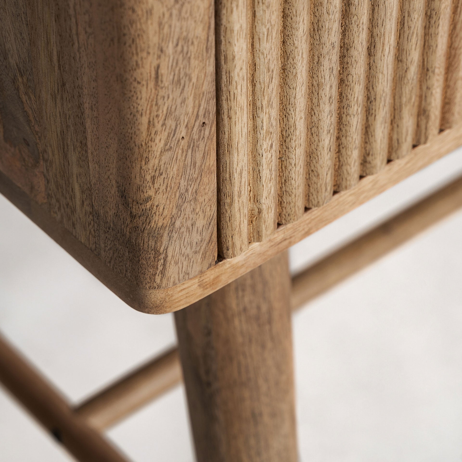 Mango-Holzschrank ZERF