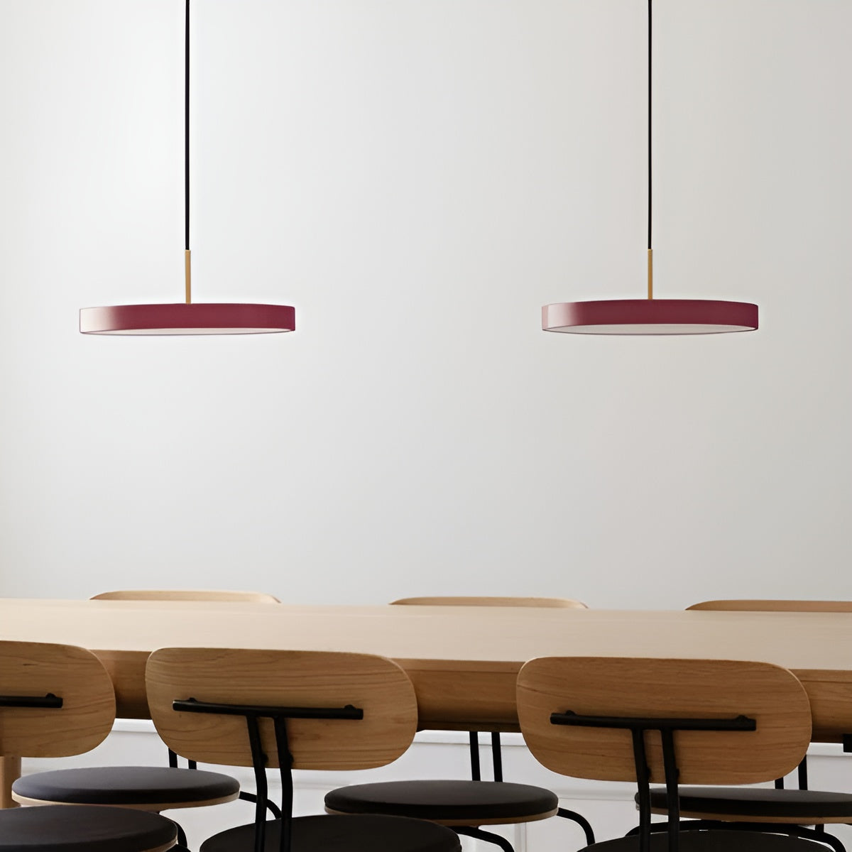 Pendelleuchte ASTERIA PLUS bordeaux mit goldener Einlage