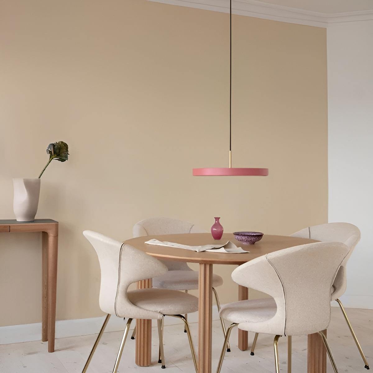 Pendelleuchte ASTERIA PLUS in zartrosa mit goldener Einlage