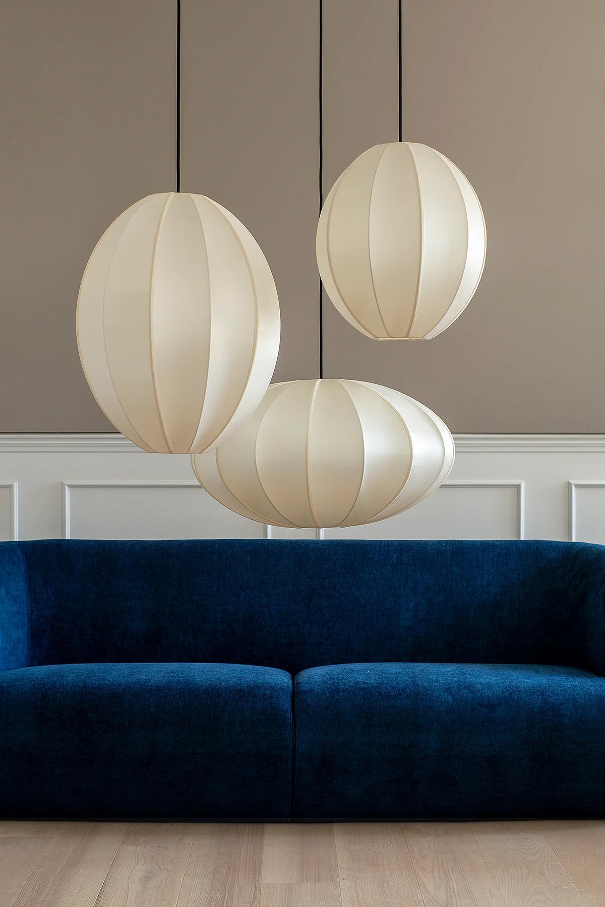 Oval lampshade broken white [Amelia - ean to be completed]