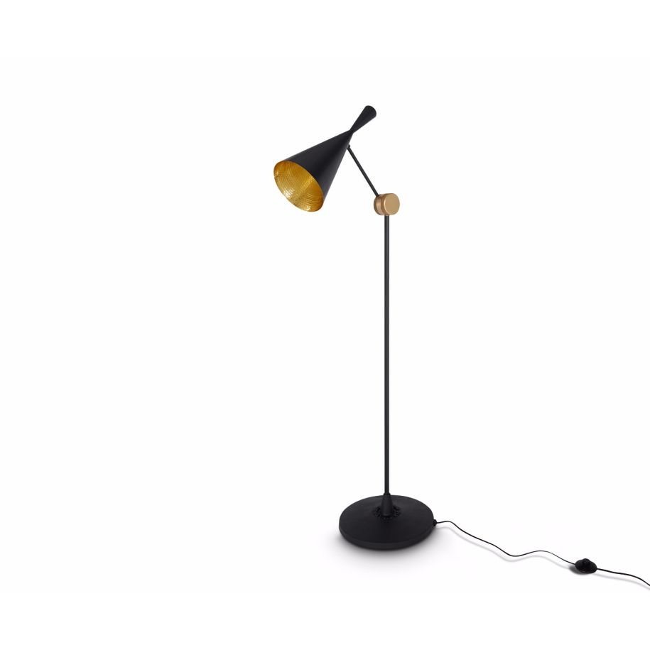 Schwarze Stehlampe mit Kupfer schlagen [bald kommt]