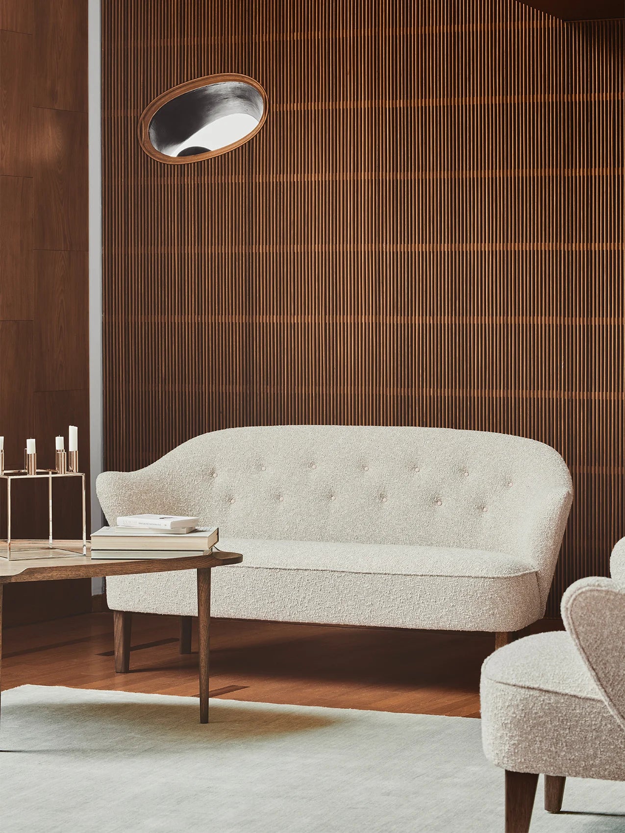 Sofa INGEBORG braunes Schafsleder mit Eichenbasis [Julia]