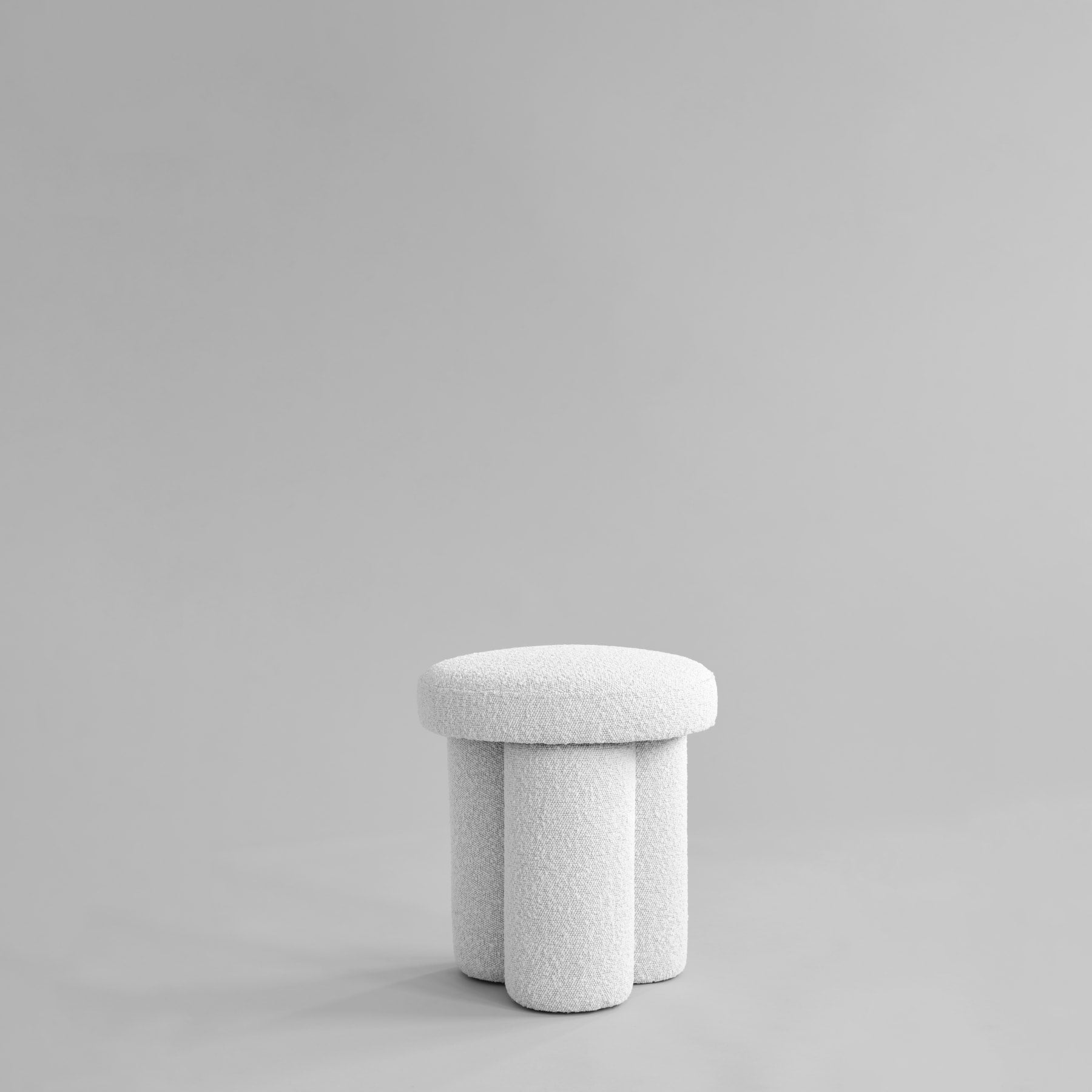 Big Foot Bouclé Stool White [Klaudia]