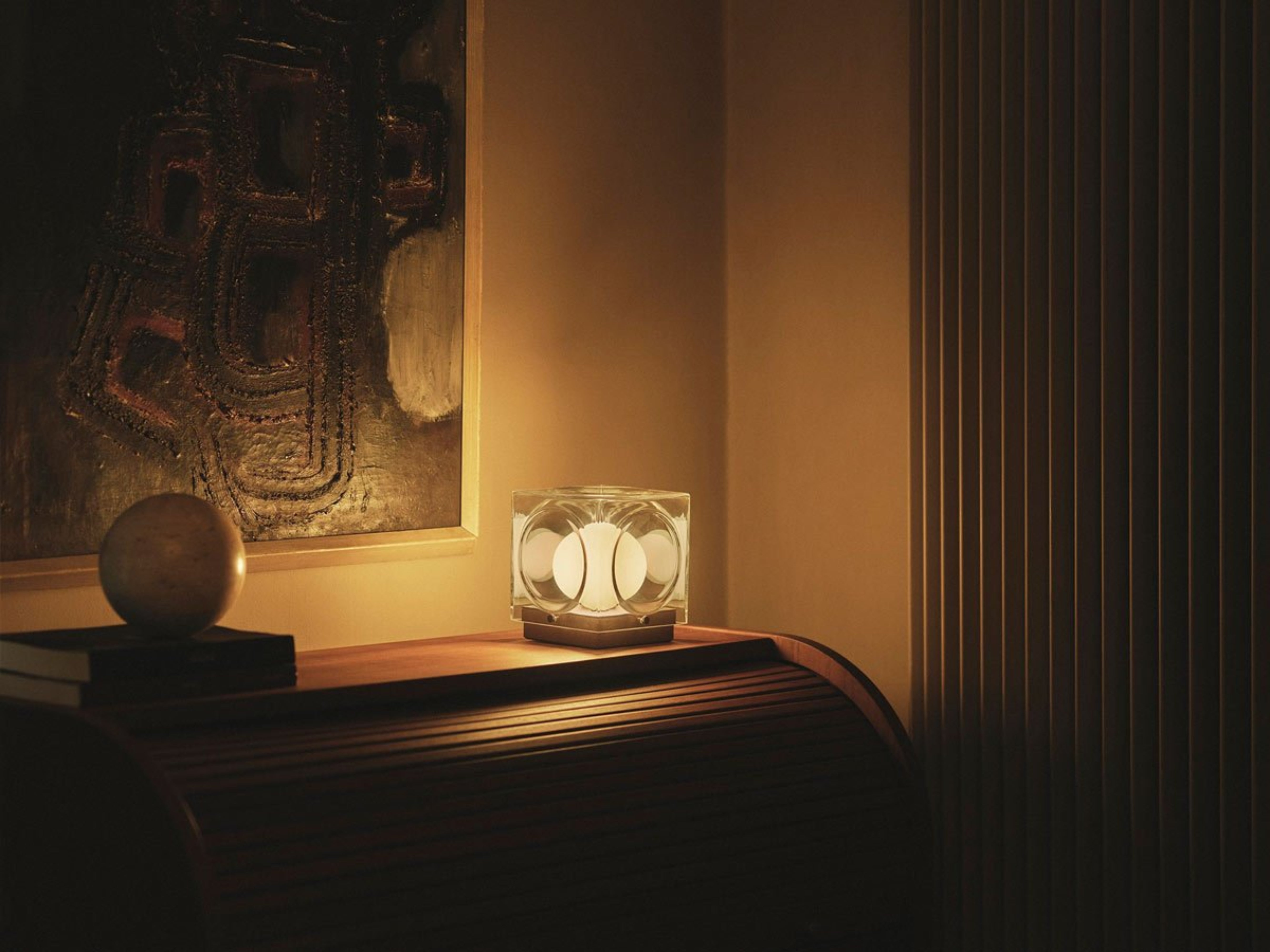 Tragbare Lampe CHANT mit mattem Schirm und braunem Fuß
