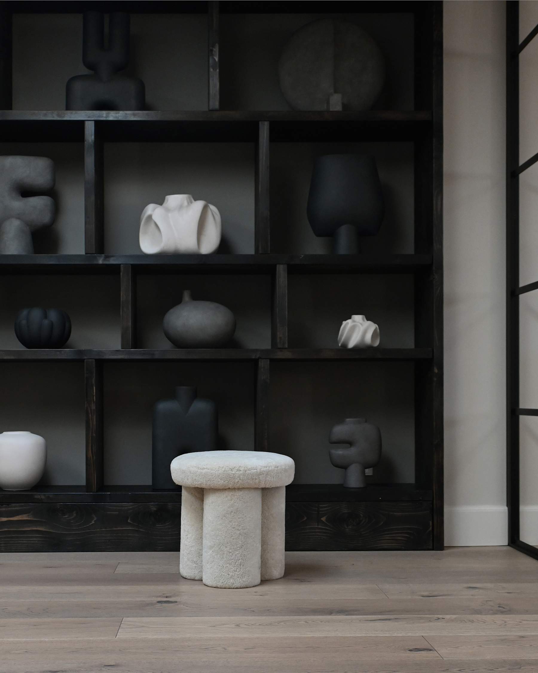 Big Foot Sheepskin Sands stool [Klaudia]